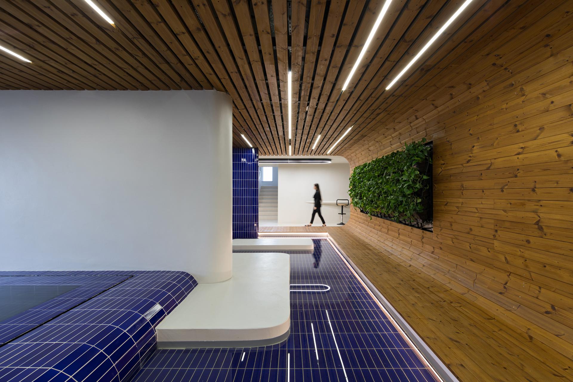 The Blue Line Apartment - image 5