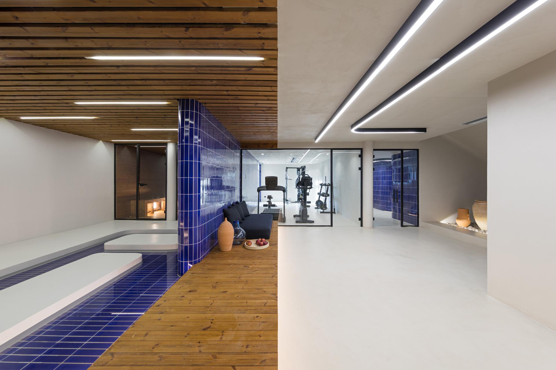 The Blue Line Apartment - image 10