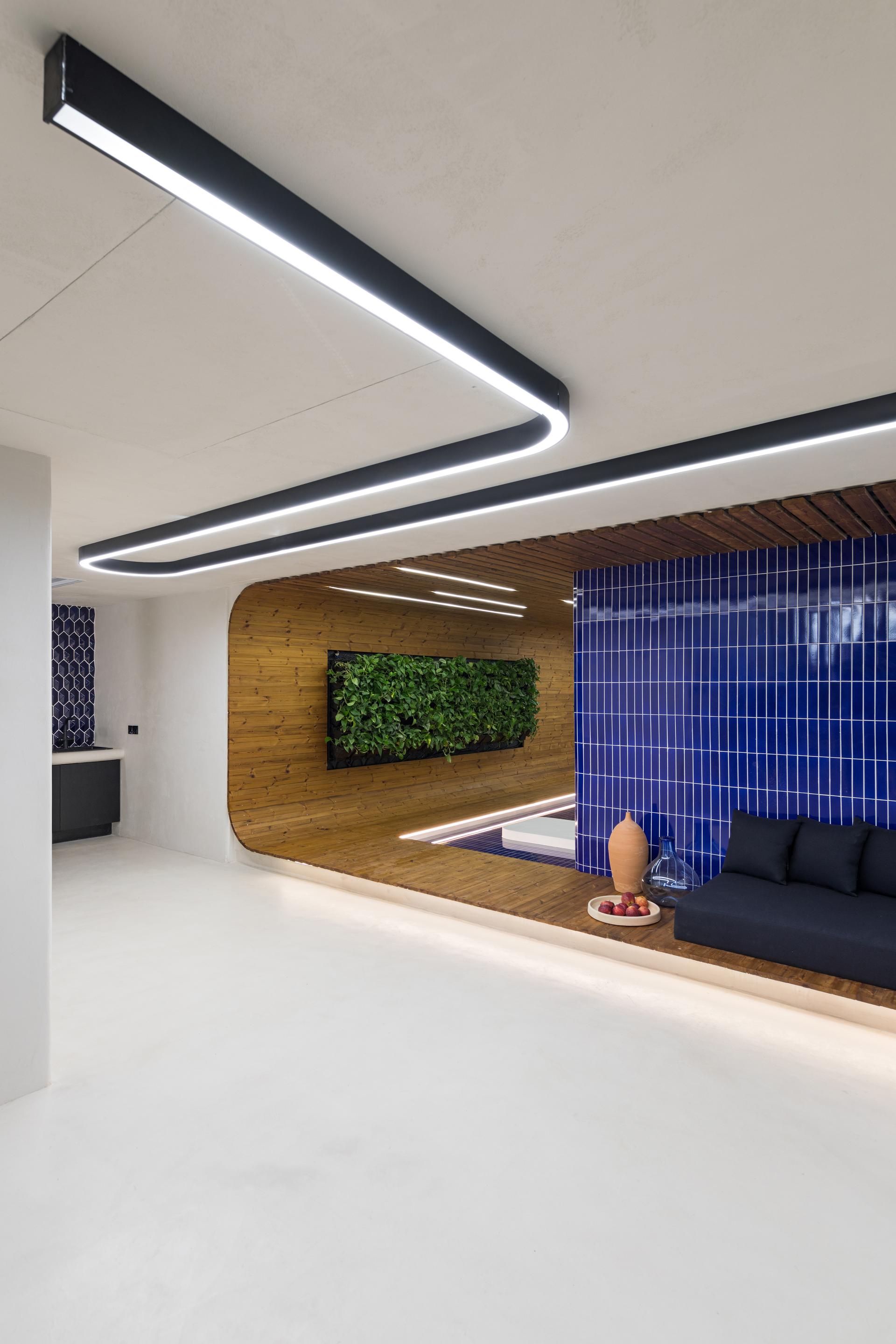 The Blue Line Apartment - image 12