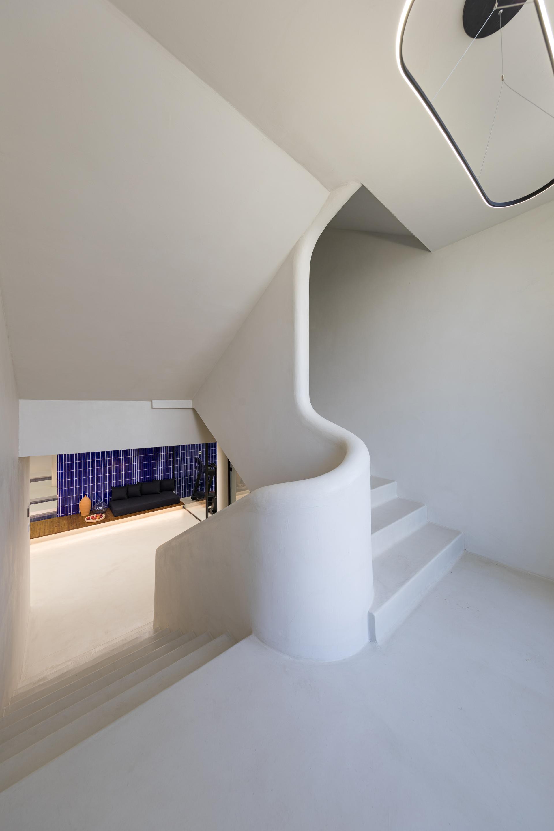The Blue Line Apartment - image 19