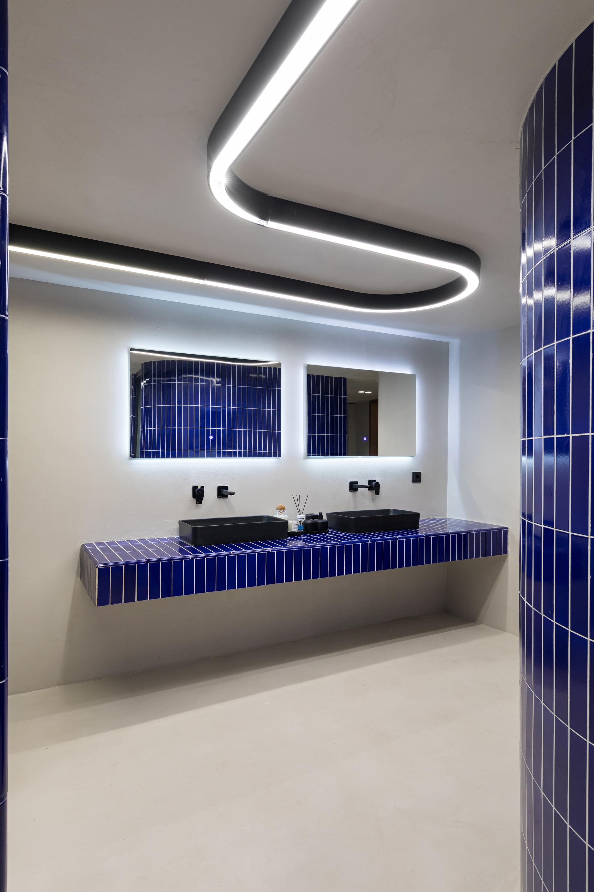 The Blue Line Apartment - image 17