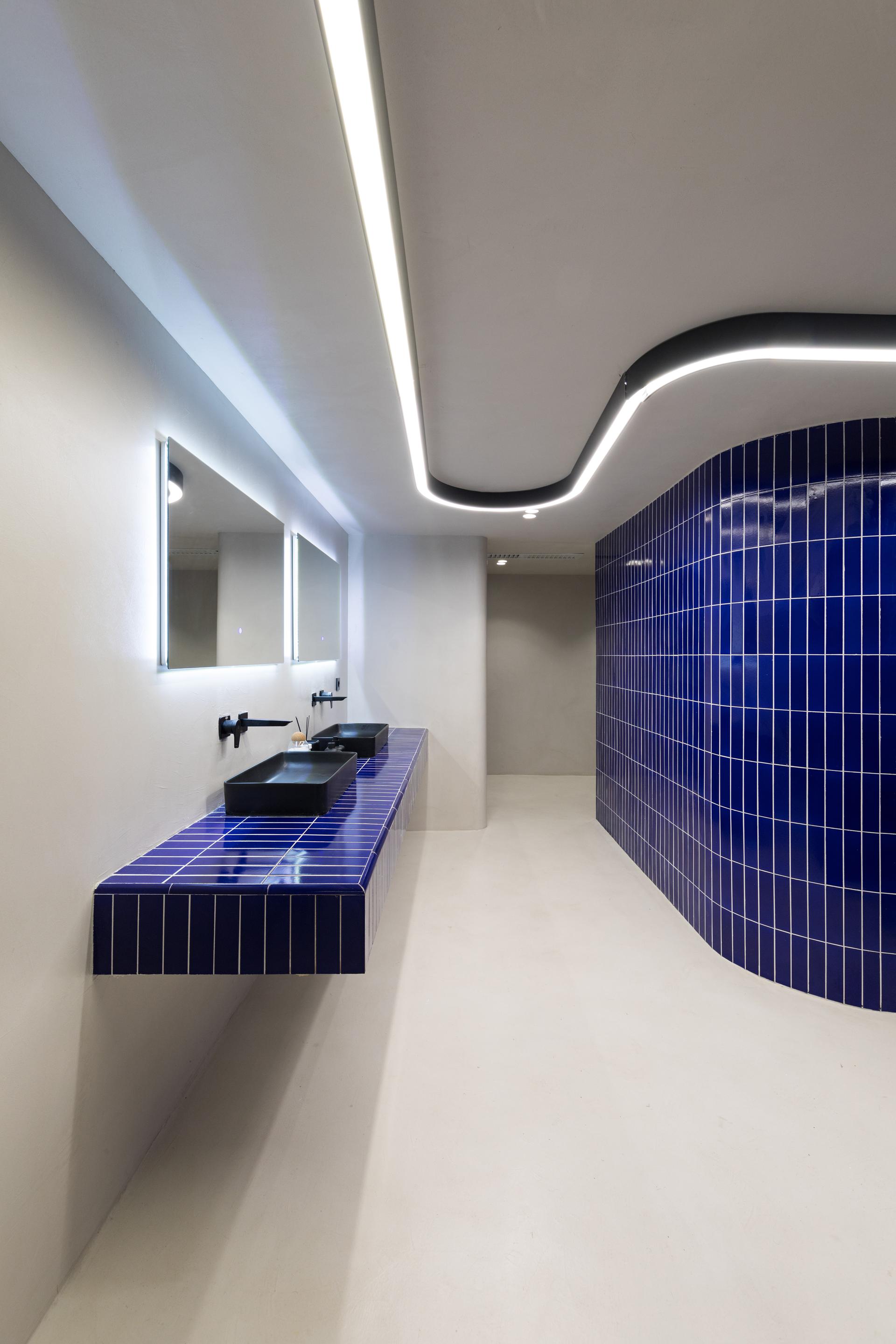 The Blue Line Apartment - image 16