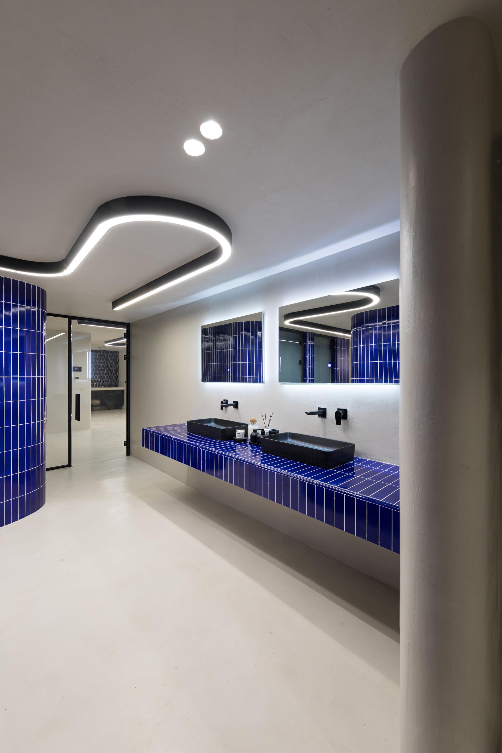 The Blue Line Apartment - image 15