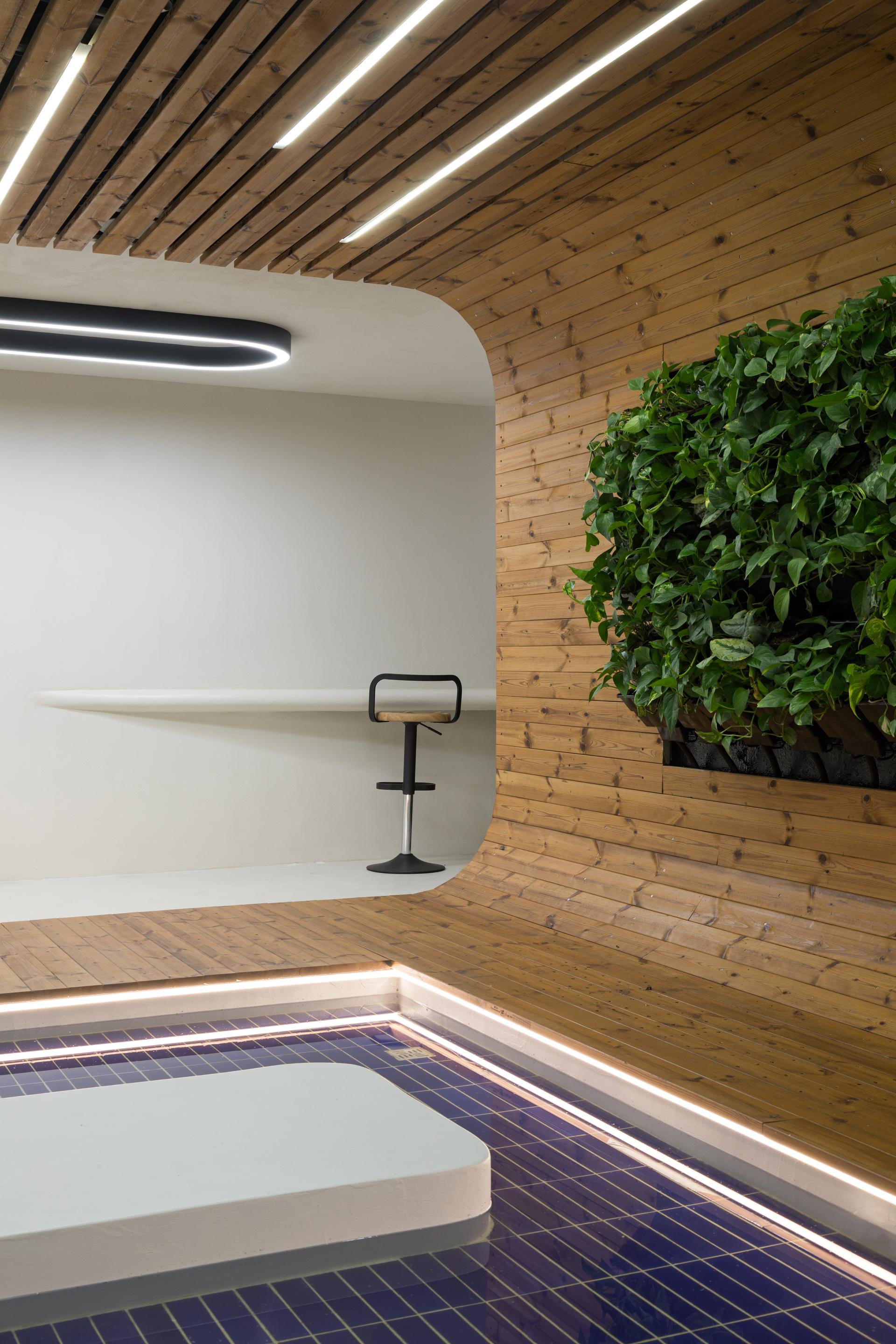 The Blue Line Apartment - image 14