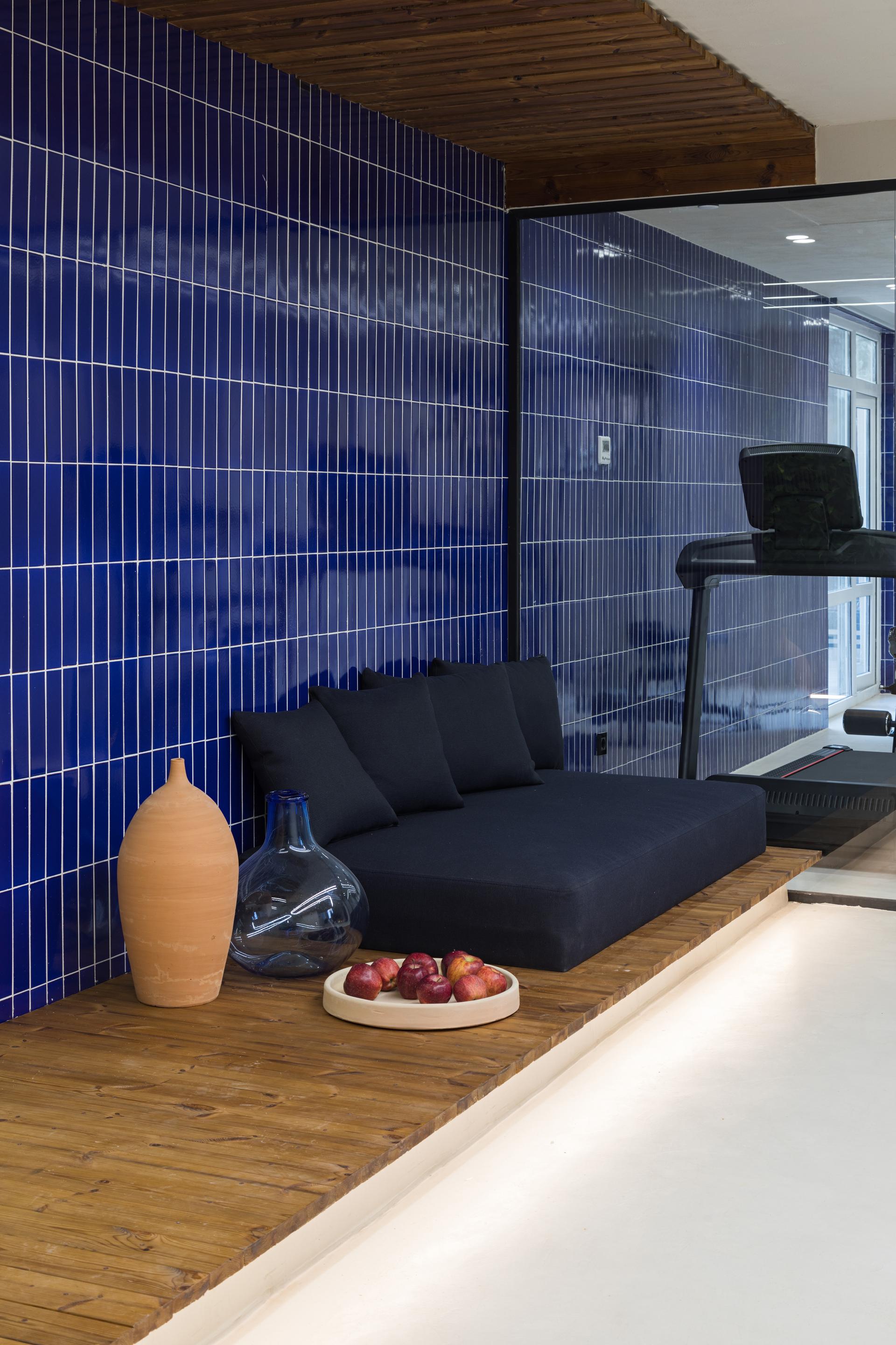 The Blue Line Apartment - image 7