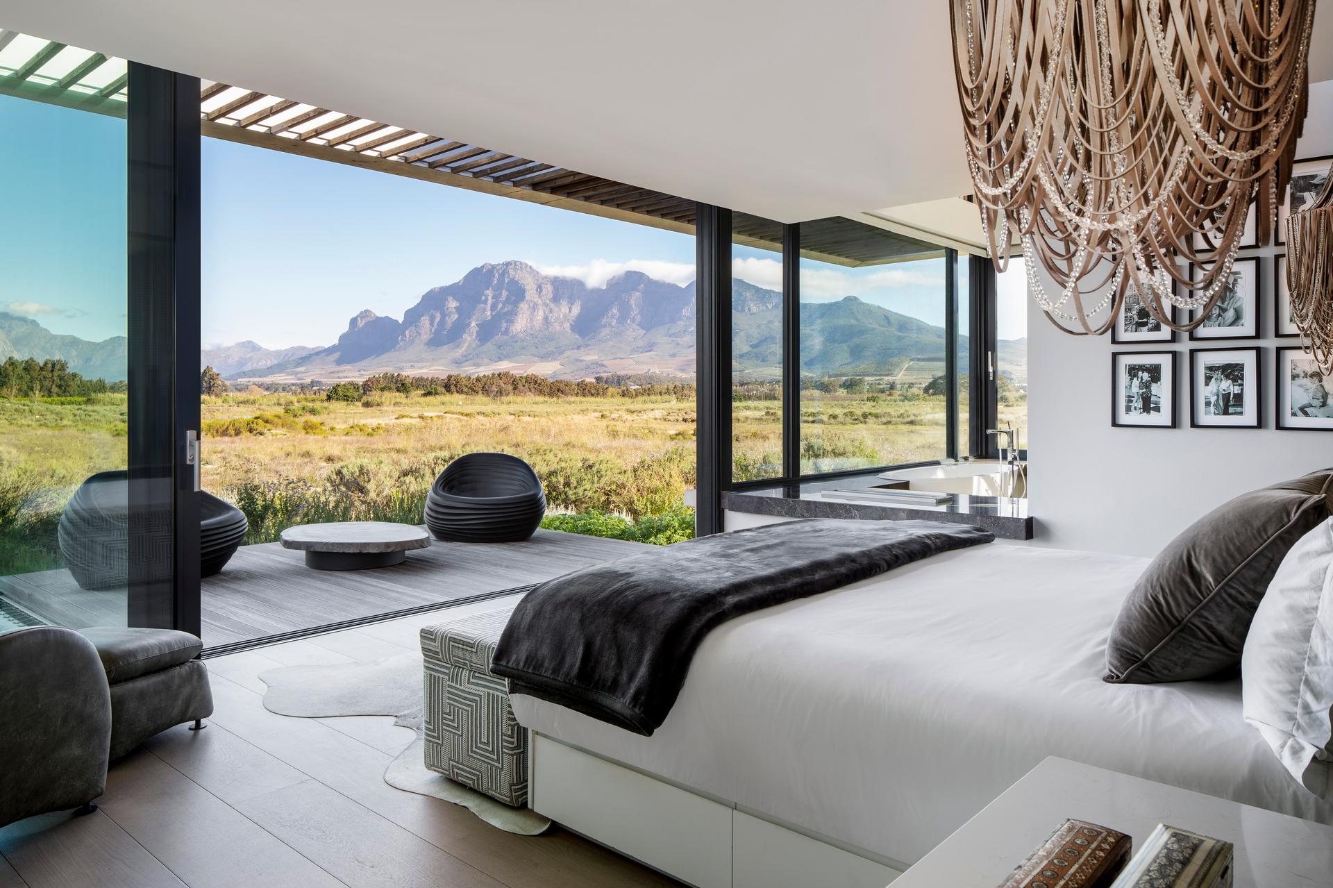Winelands Villa - image 15