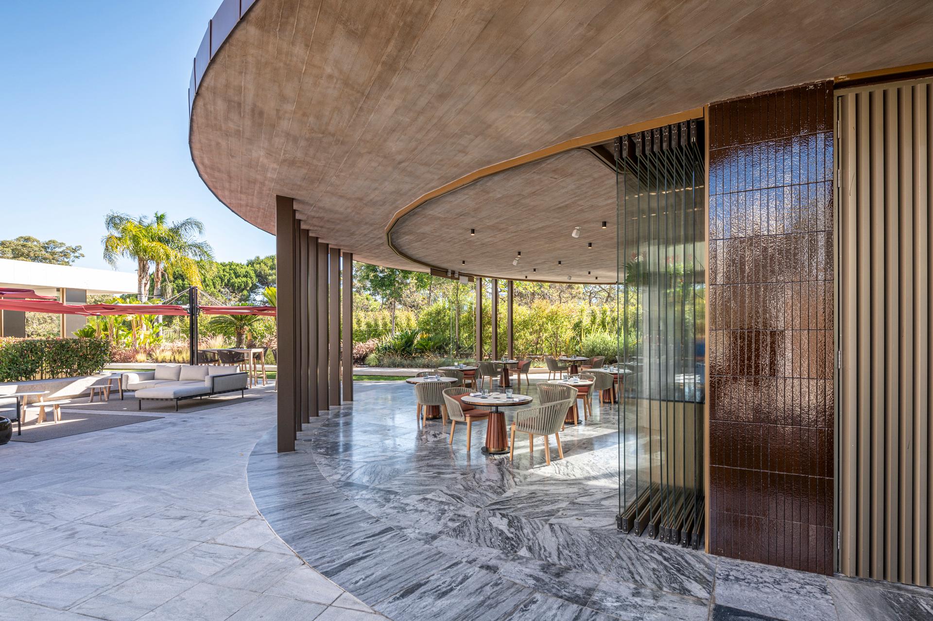 Ritz Pool Bar - image 6