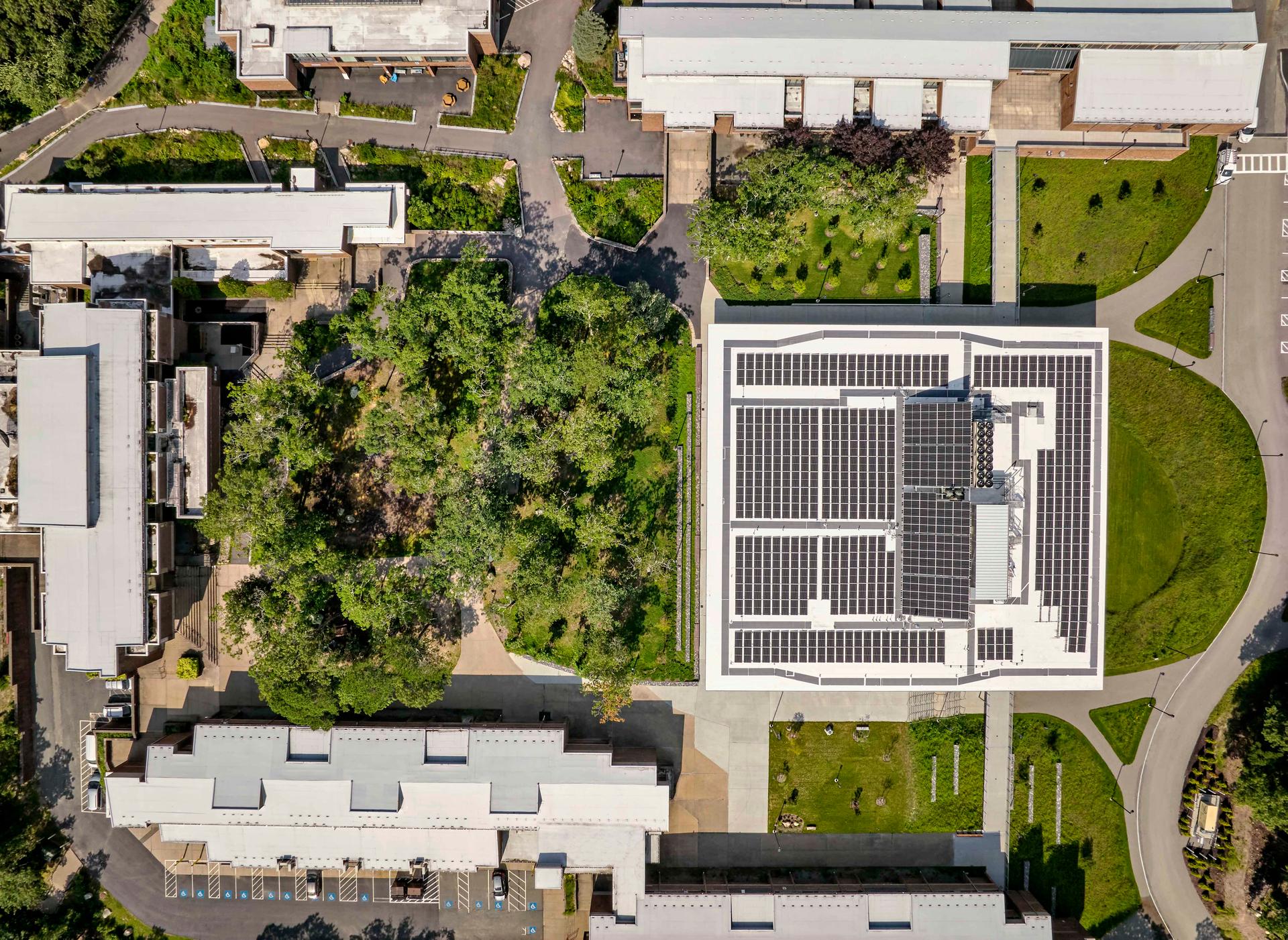 Cape Cod Community College, Frank and Maureen Wilkens Science and Engineering Center - image 14
