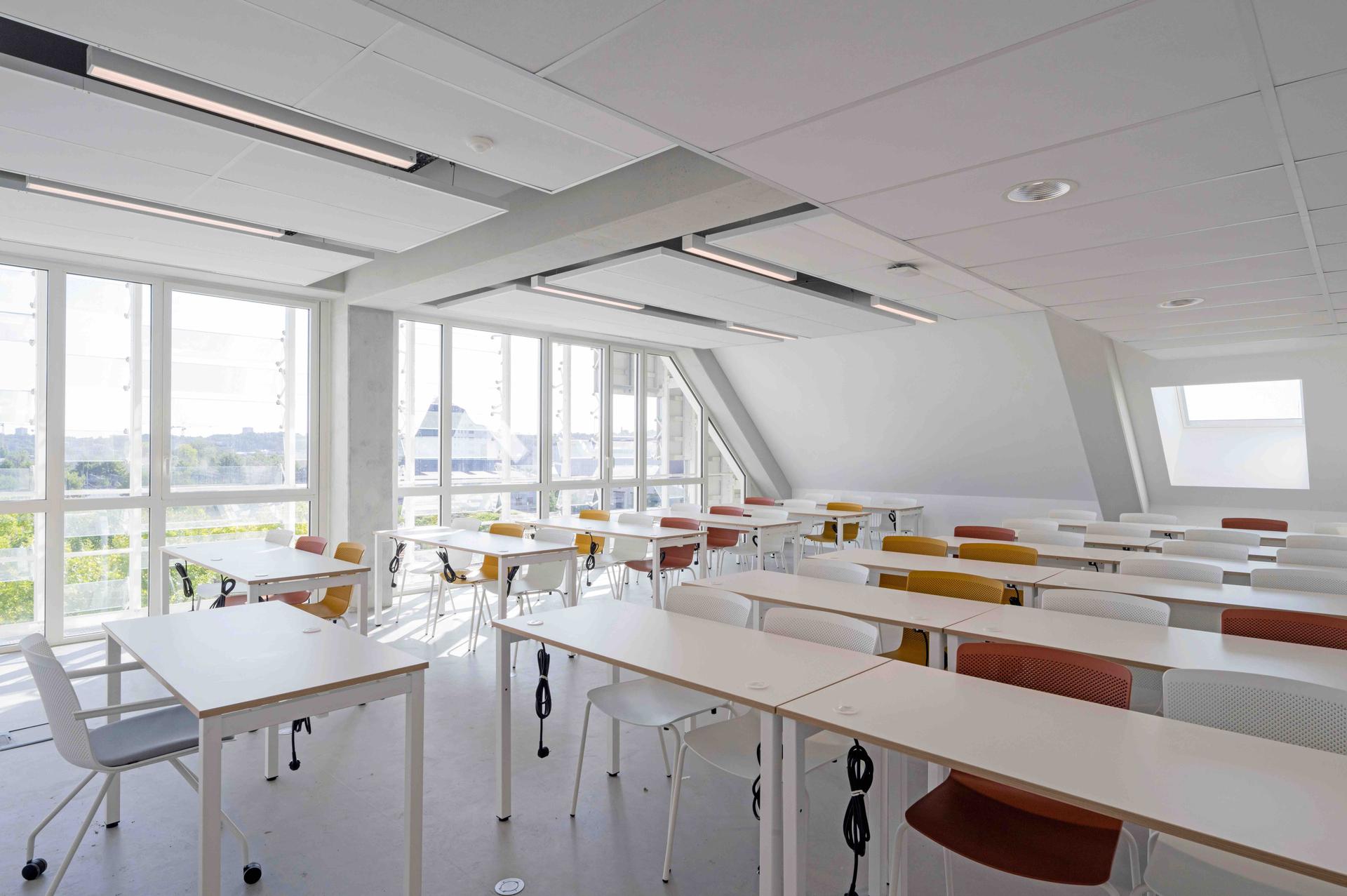 ESSCA School of Management Bordeaux - image 4