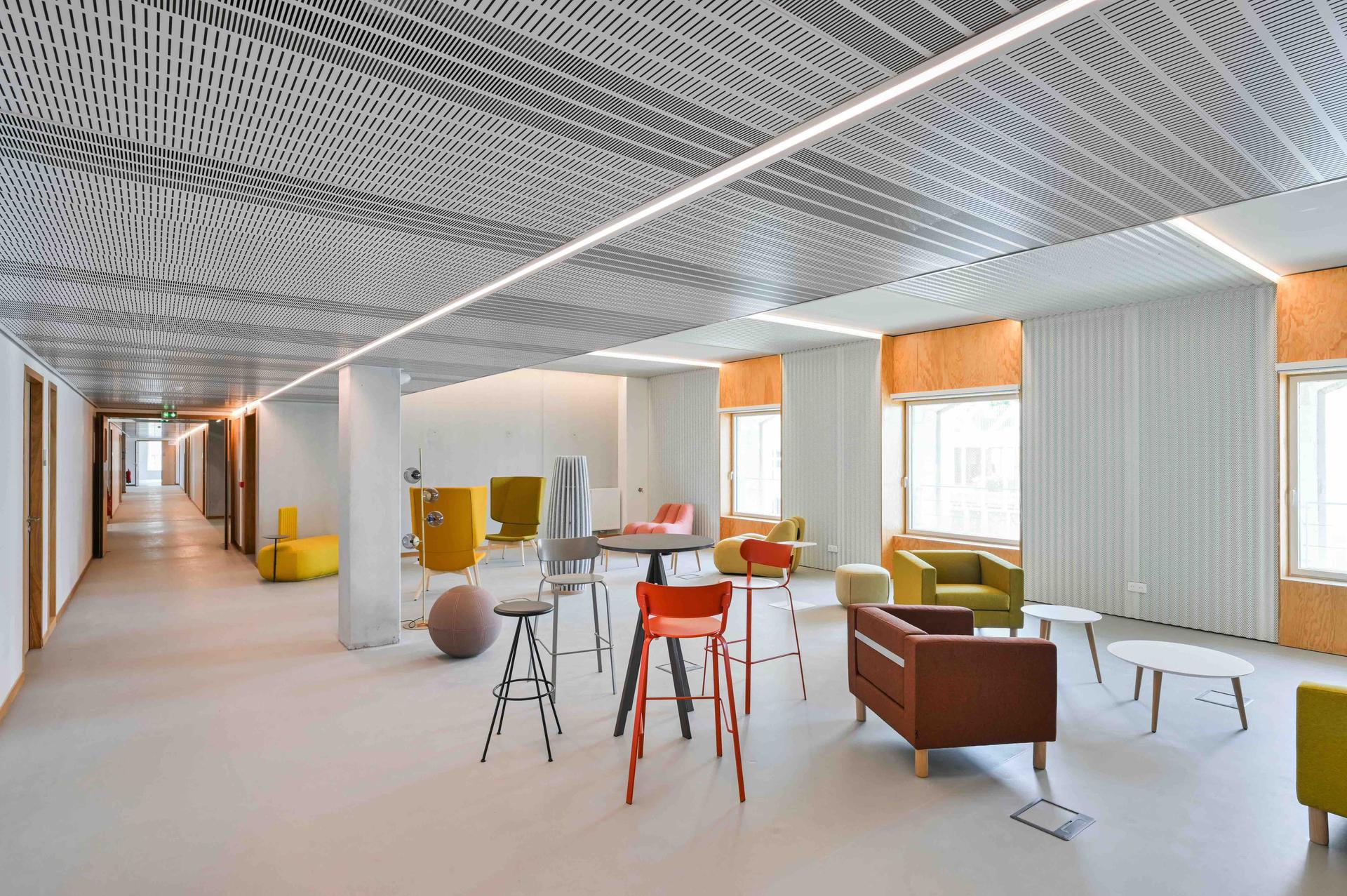 ESSCA School of Management Bordeaux - image 6