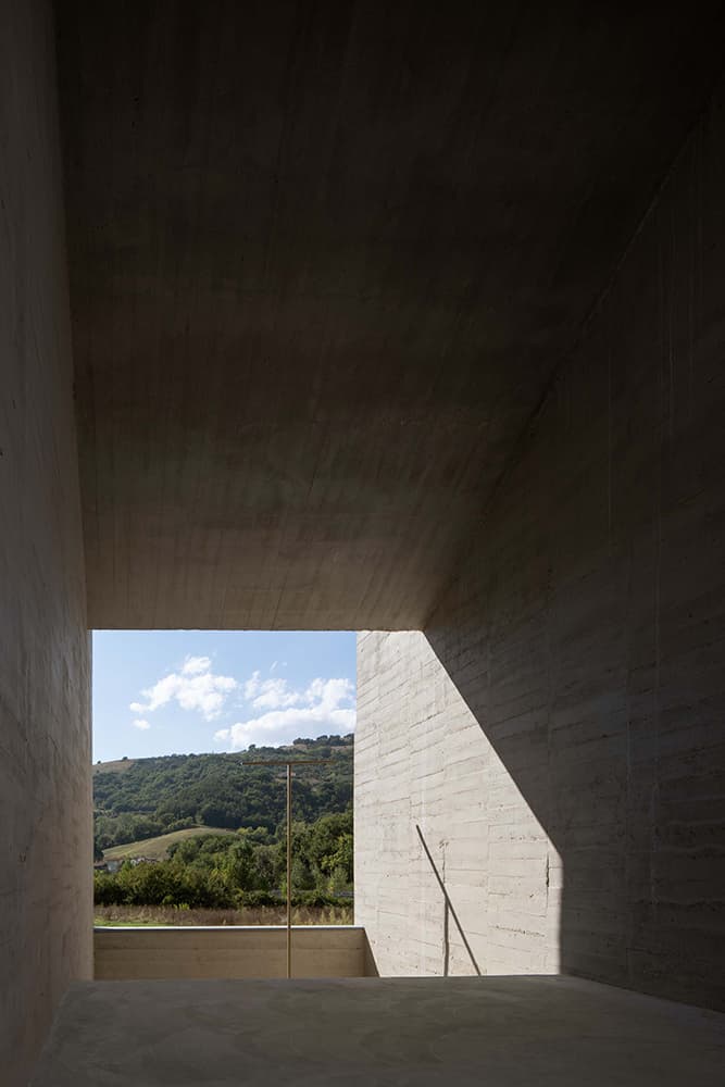 Extension and new “Chapel of the sacred landscape” in the Valfabbrica cemetery - image 10