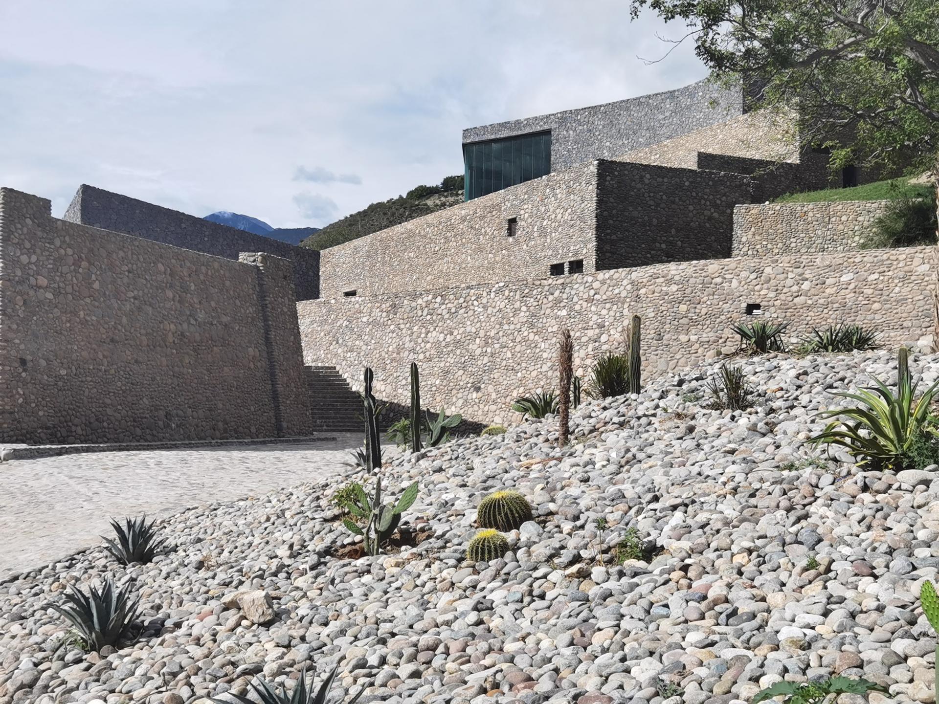 HIDE, A Link between Mountain and River Embedded in Nature --- Quzika 1865 Winery complex - image 6