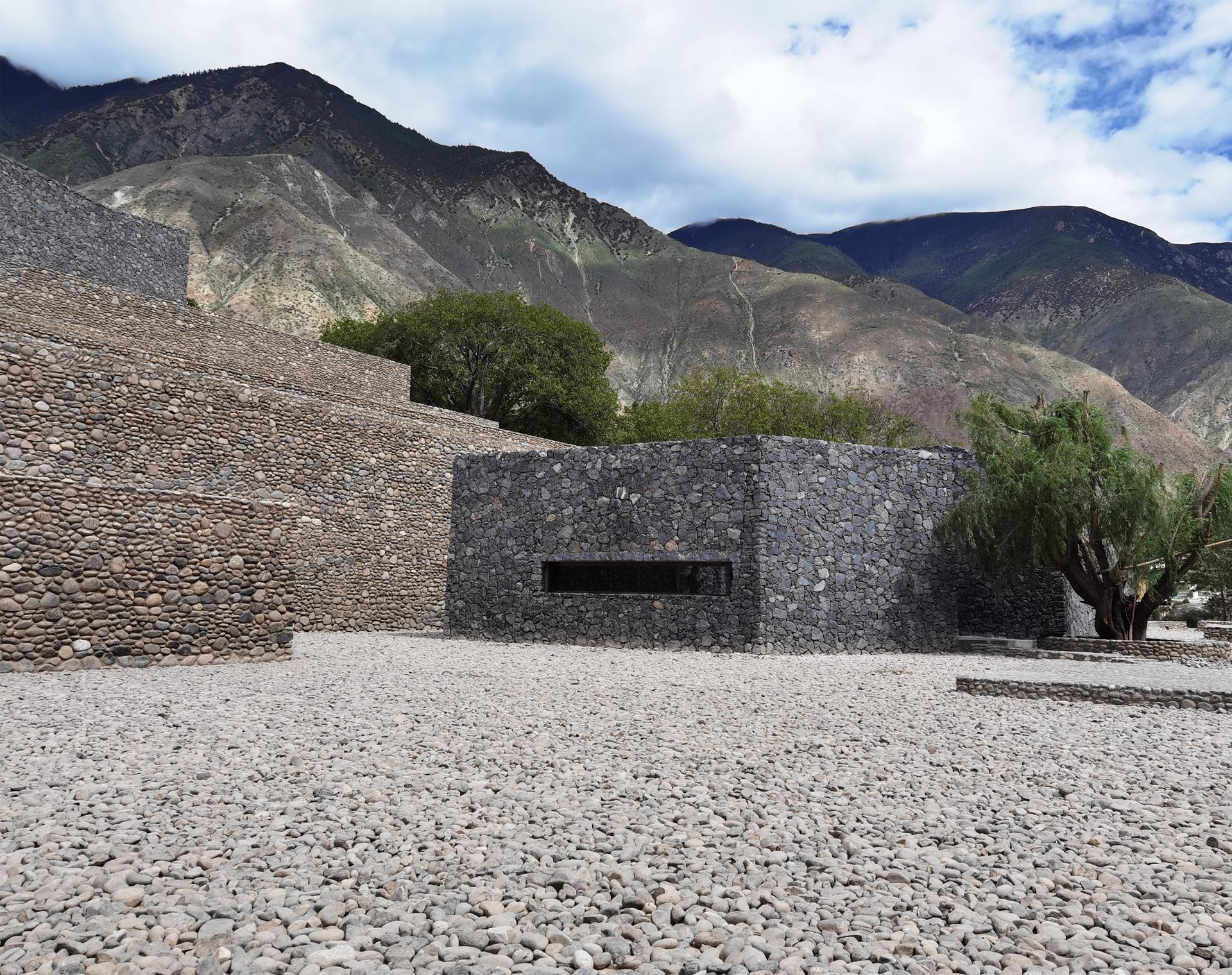 HIDE, A Link between Mountain and River Embedded in Nature --- Quzika 1865 Winery complex - image 12
