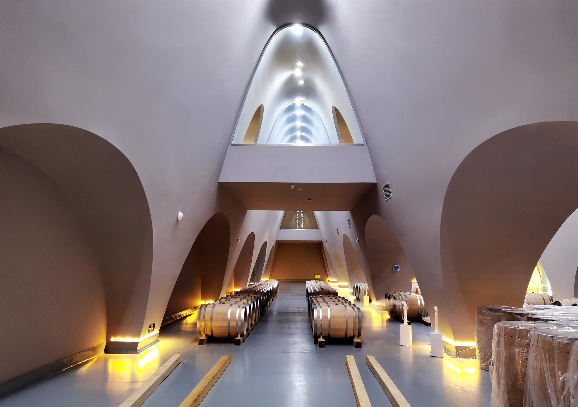 HIDE, A Link between Mountain and River Embedded in Nature --- Quzika 1865 Winery complex - image 19