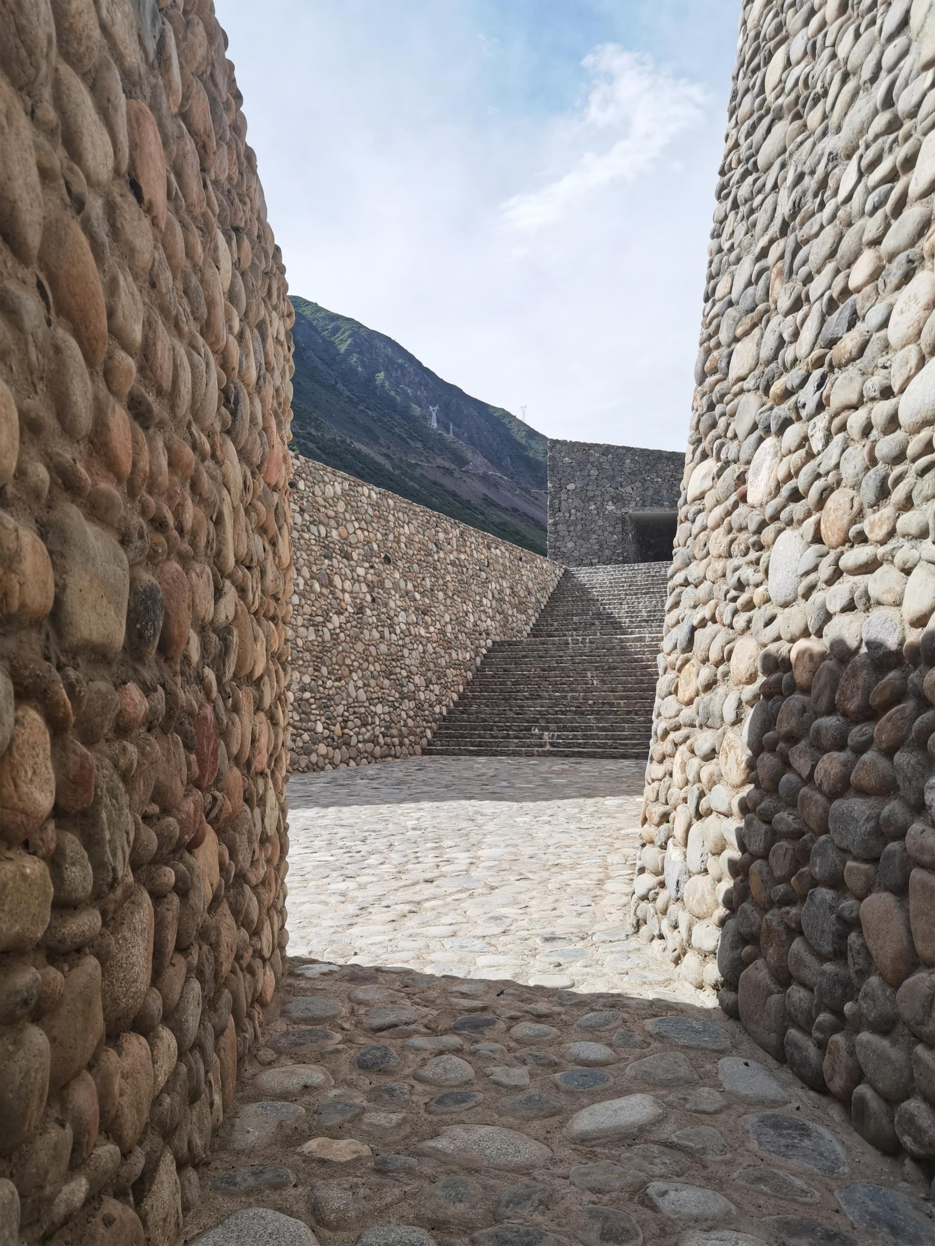 HIDE, A Link between Mountain and River Embedded in Nature --- Quzika 1865 Winery complex - image 21