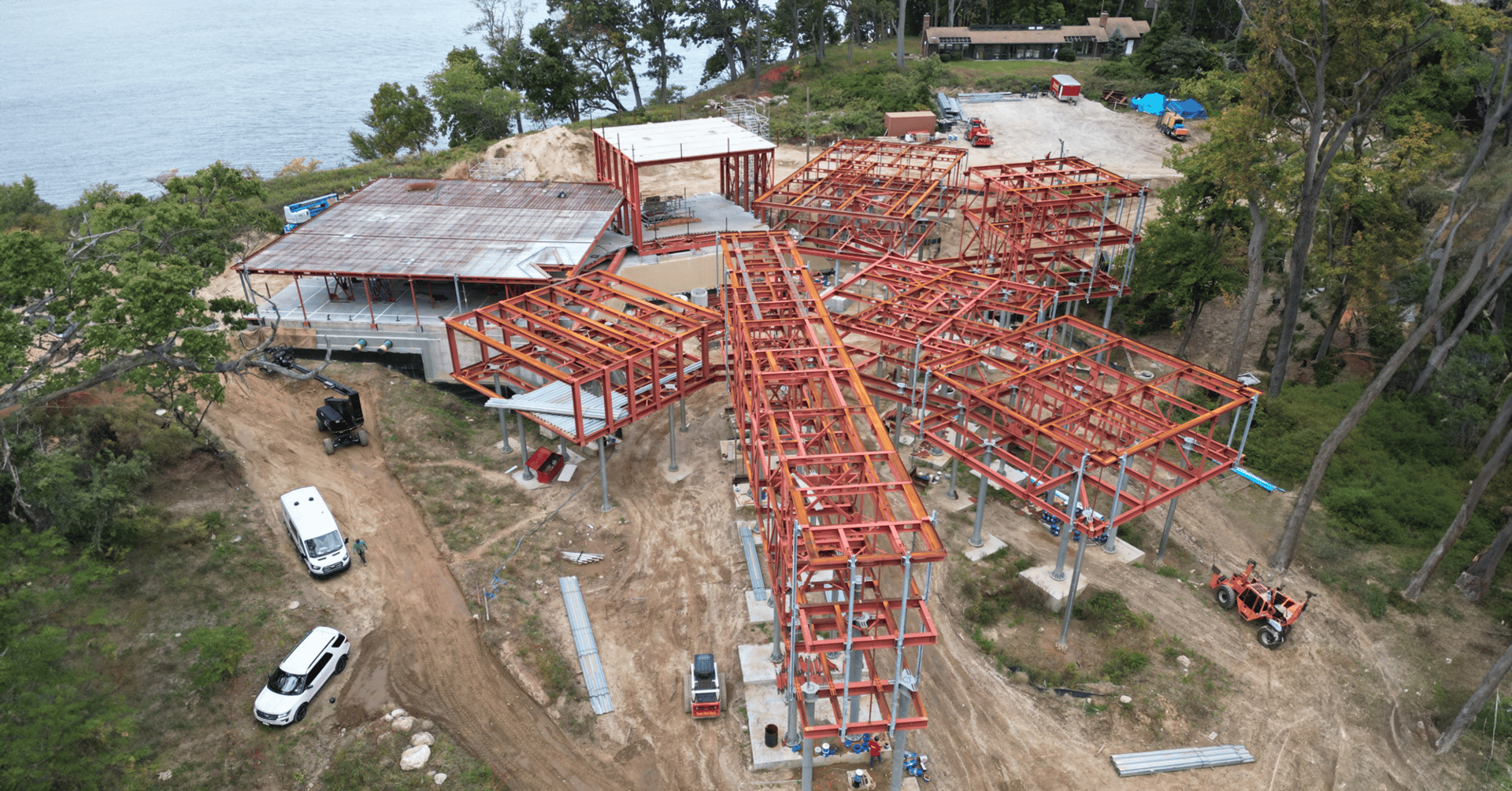 Necklace Residence - image 2