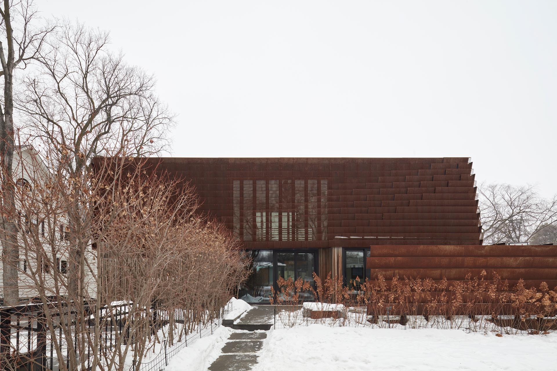 VEIL HOUSE - image 2