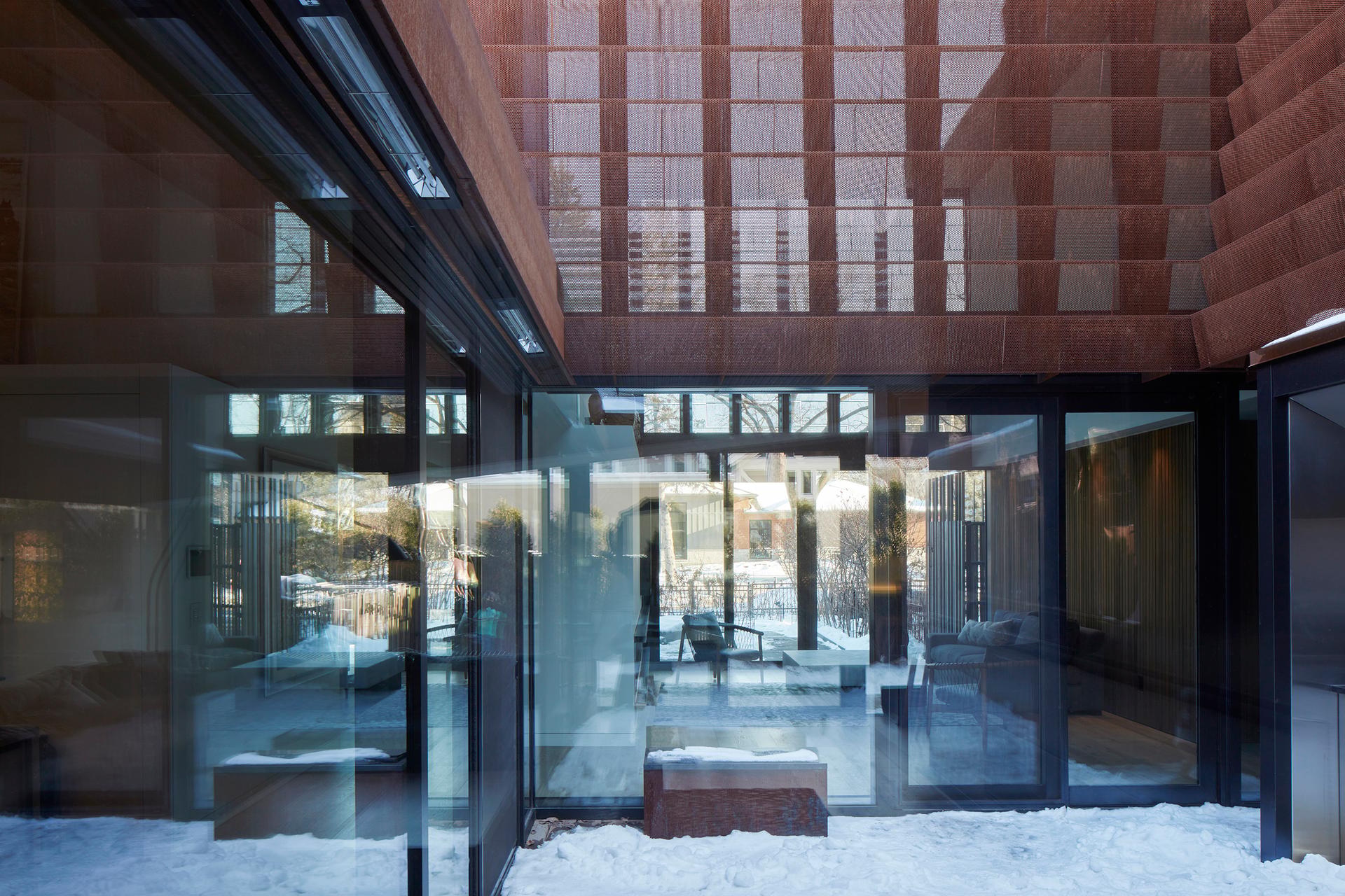 VEIL HOUSE - image 3