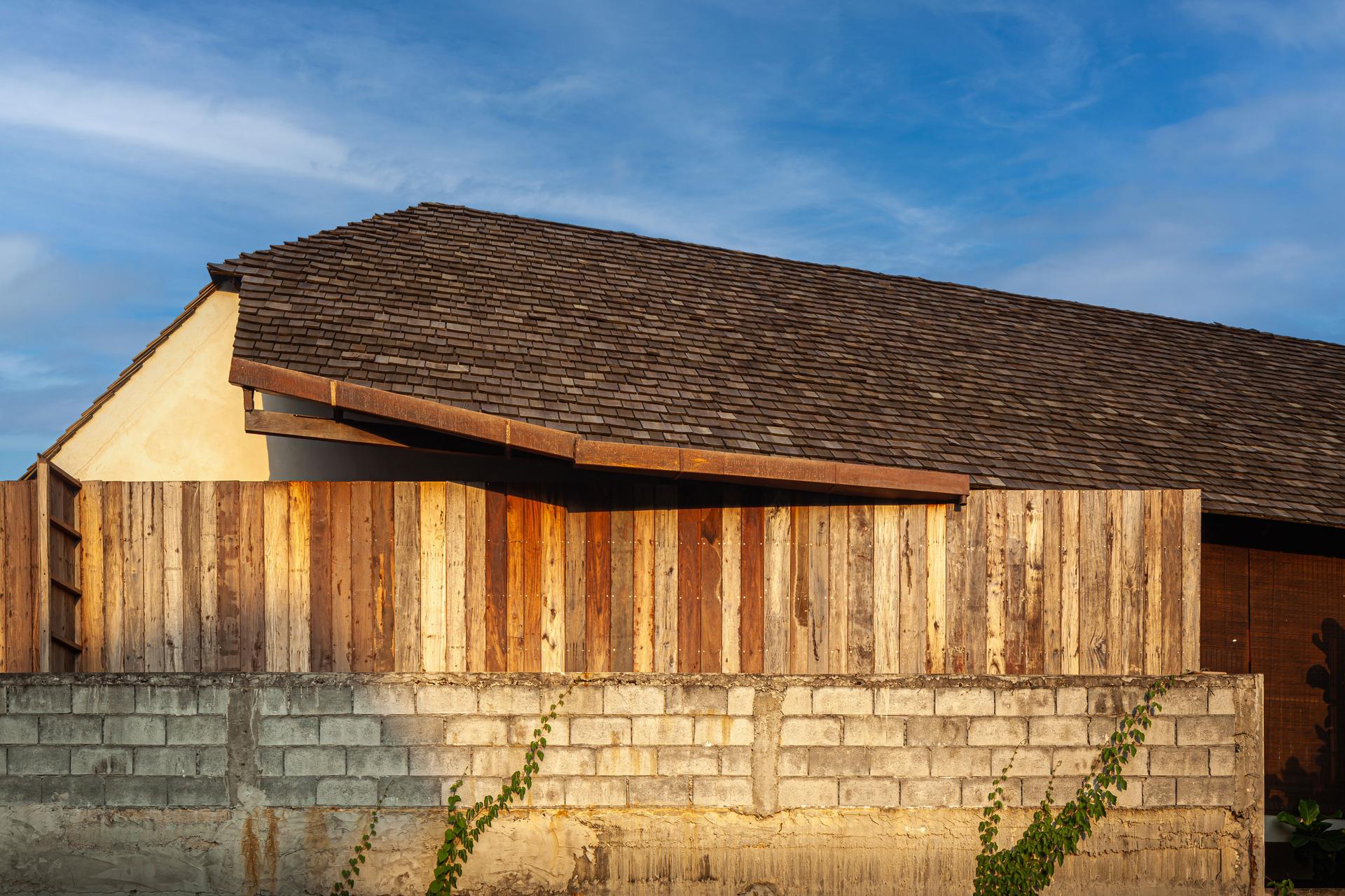 Seen House