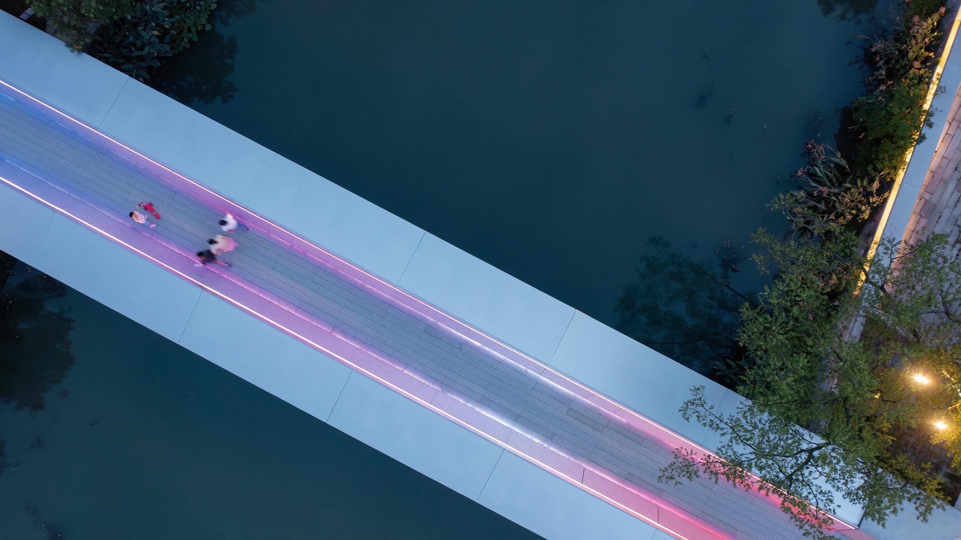 Lying Rainbow (Wohong) and Tranquil Wave (Pingbo) Bridges - image 3