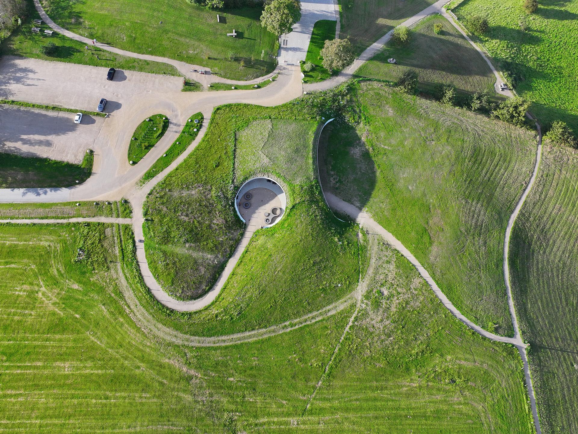 Skamlingsbanken Visitor Centre - image 3