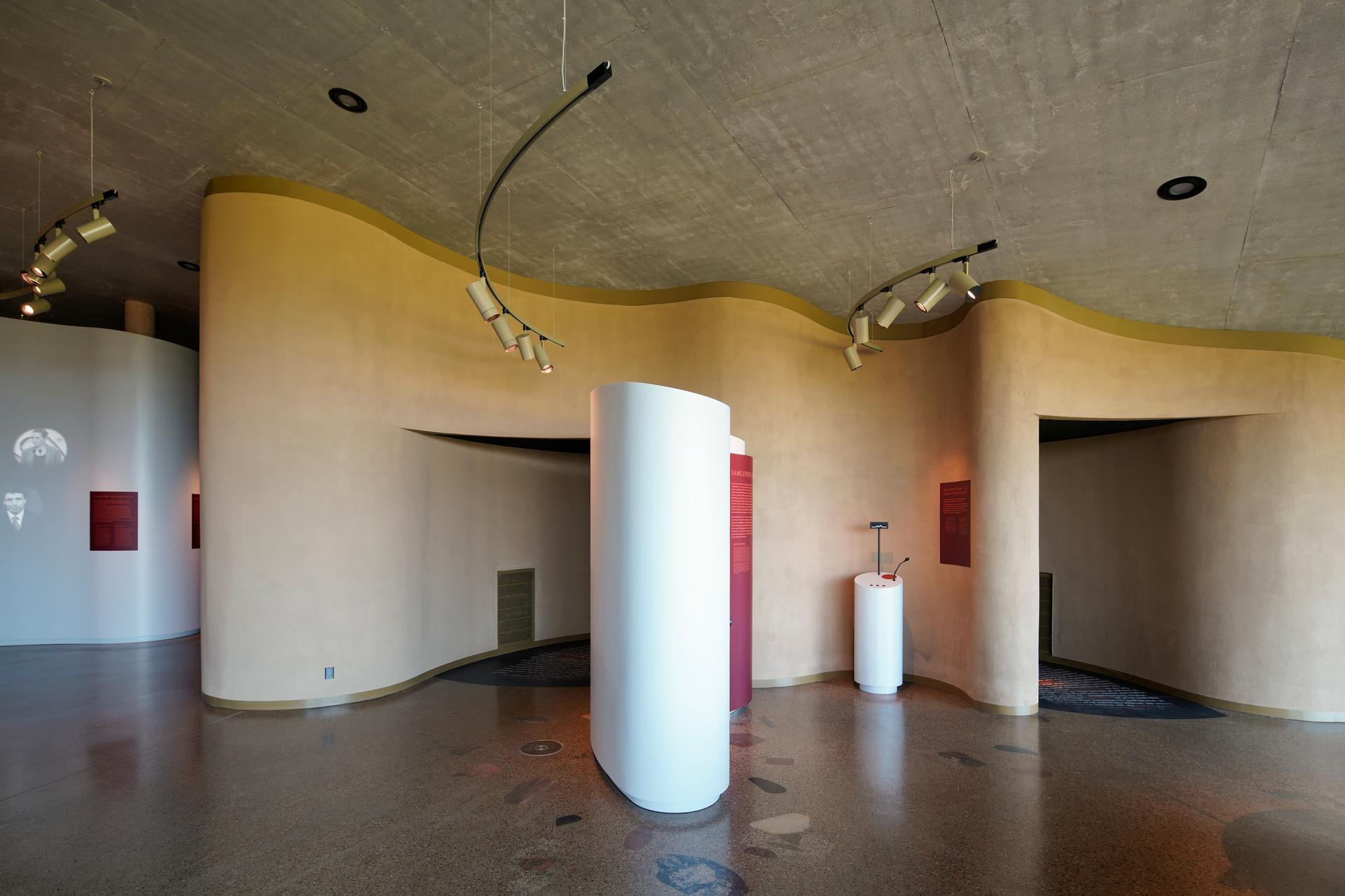 Skamlingsbanken Visitor Centre - image 13