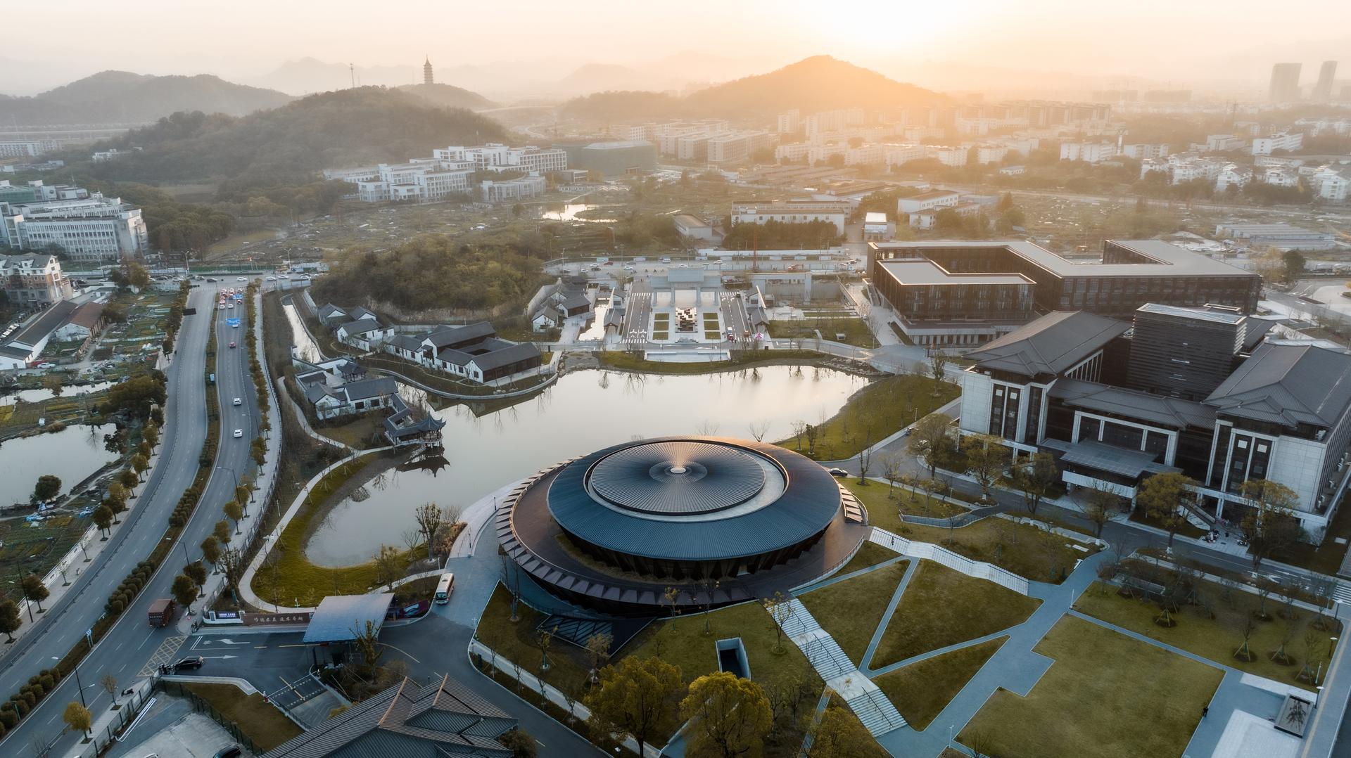Fengzejiang Lecture Hall - image 3