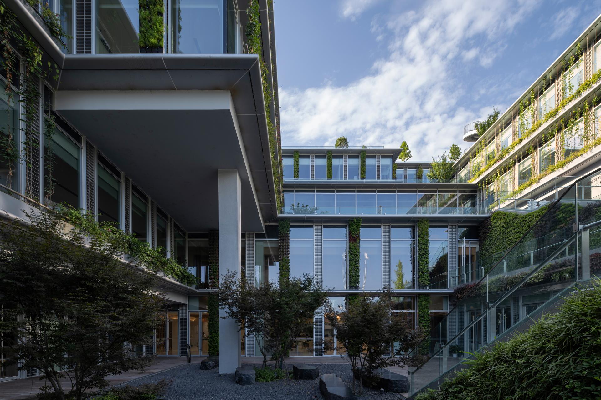 Green Module: Lakeside Headquarters - image 13
