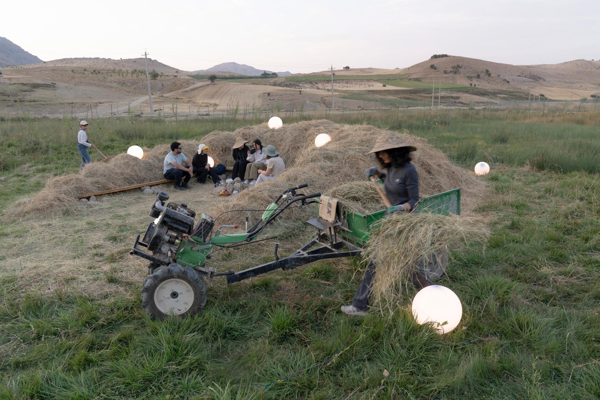 Grassland Pavilion - Poonehzar - image 5