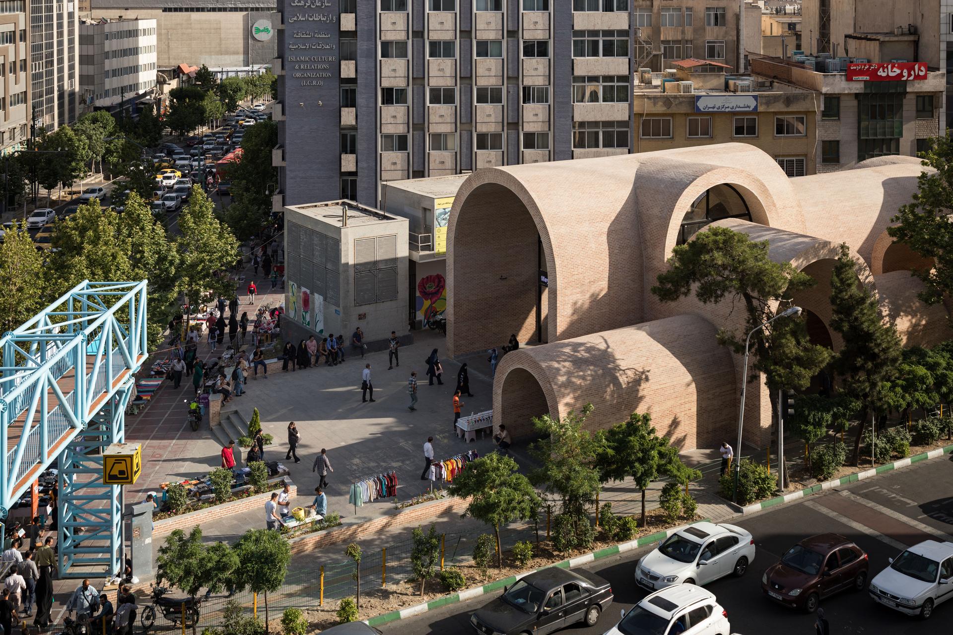 Jahad Metro Plaza - image 2