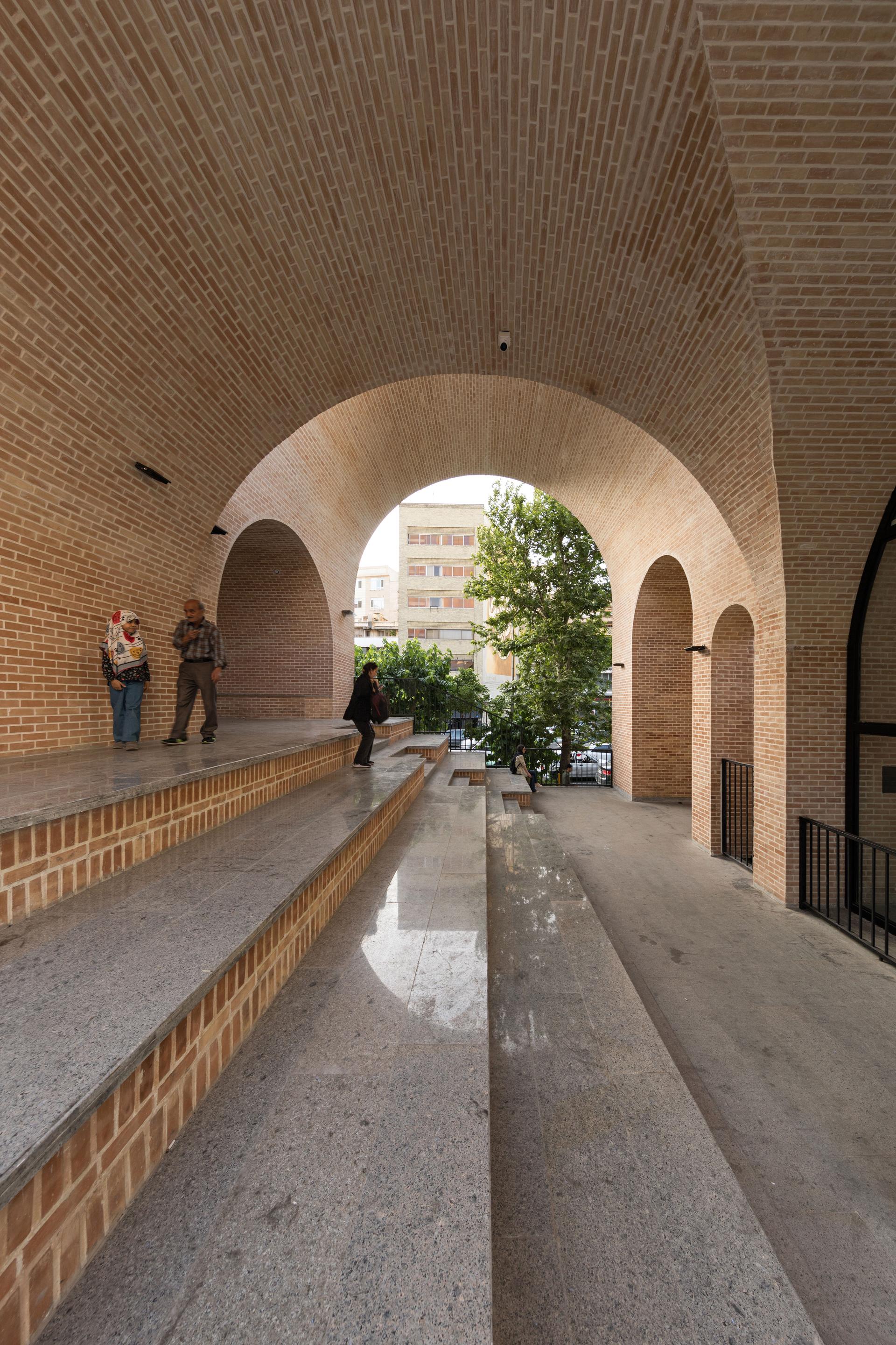Jahad Metro Plaza - image 28