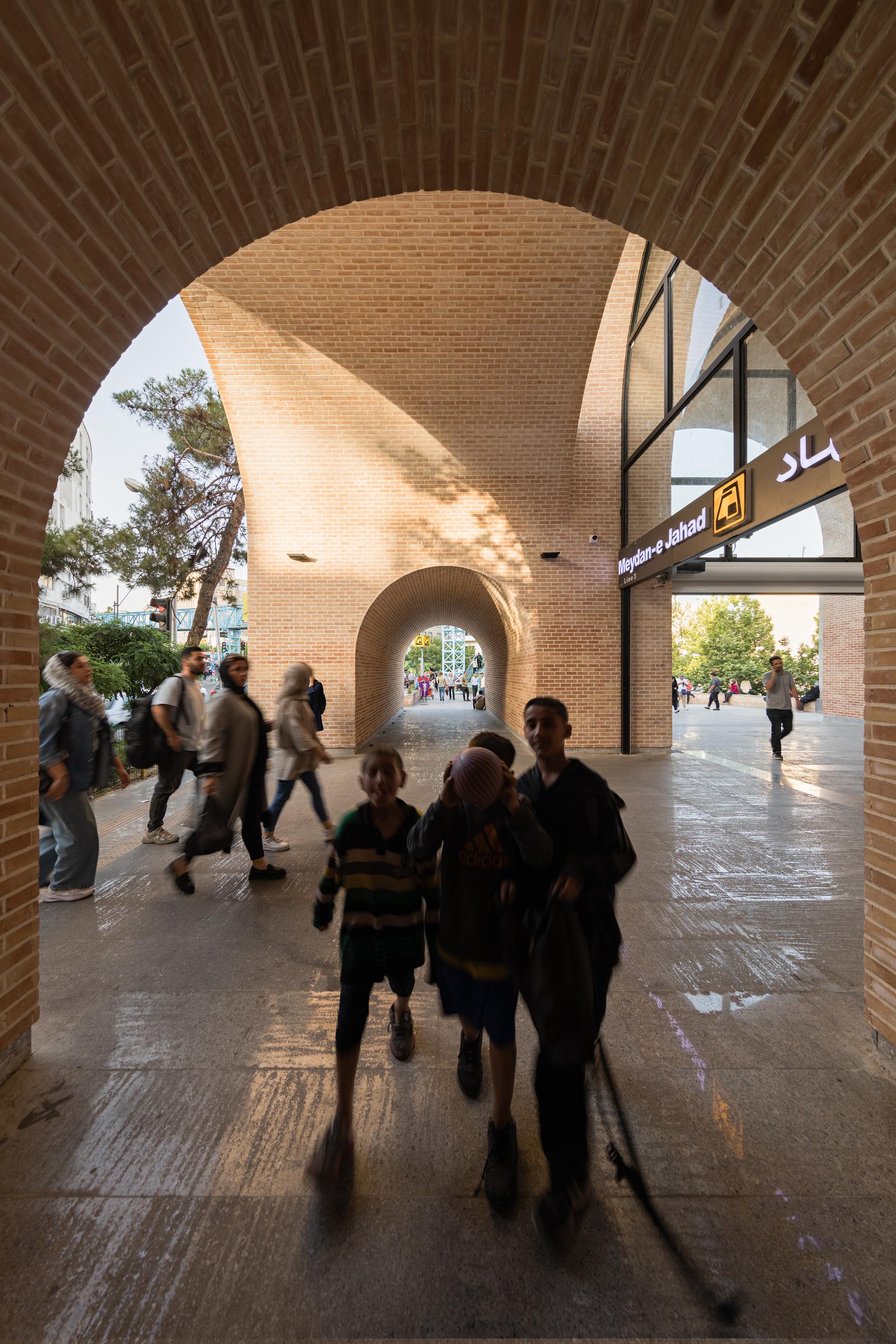 Jahad Metro Plaza - image 6