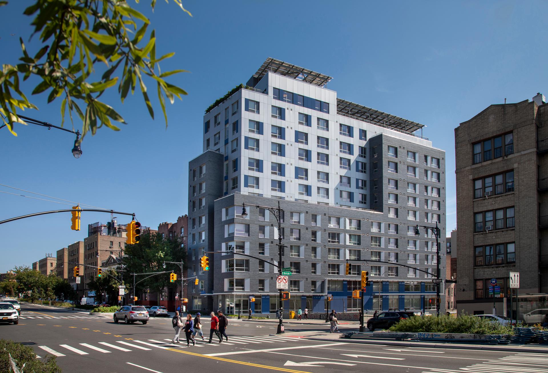 2050 GRAND CONCOURSE - image 2