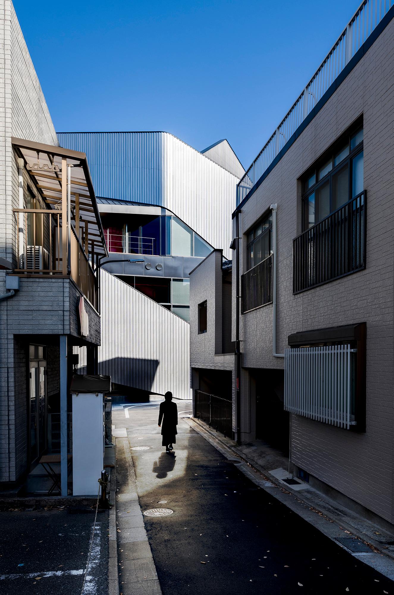 010 Building - image 12
