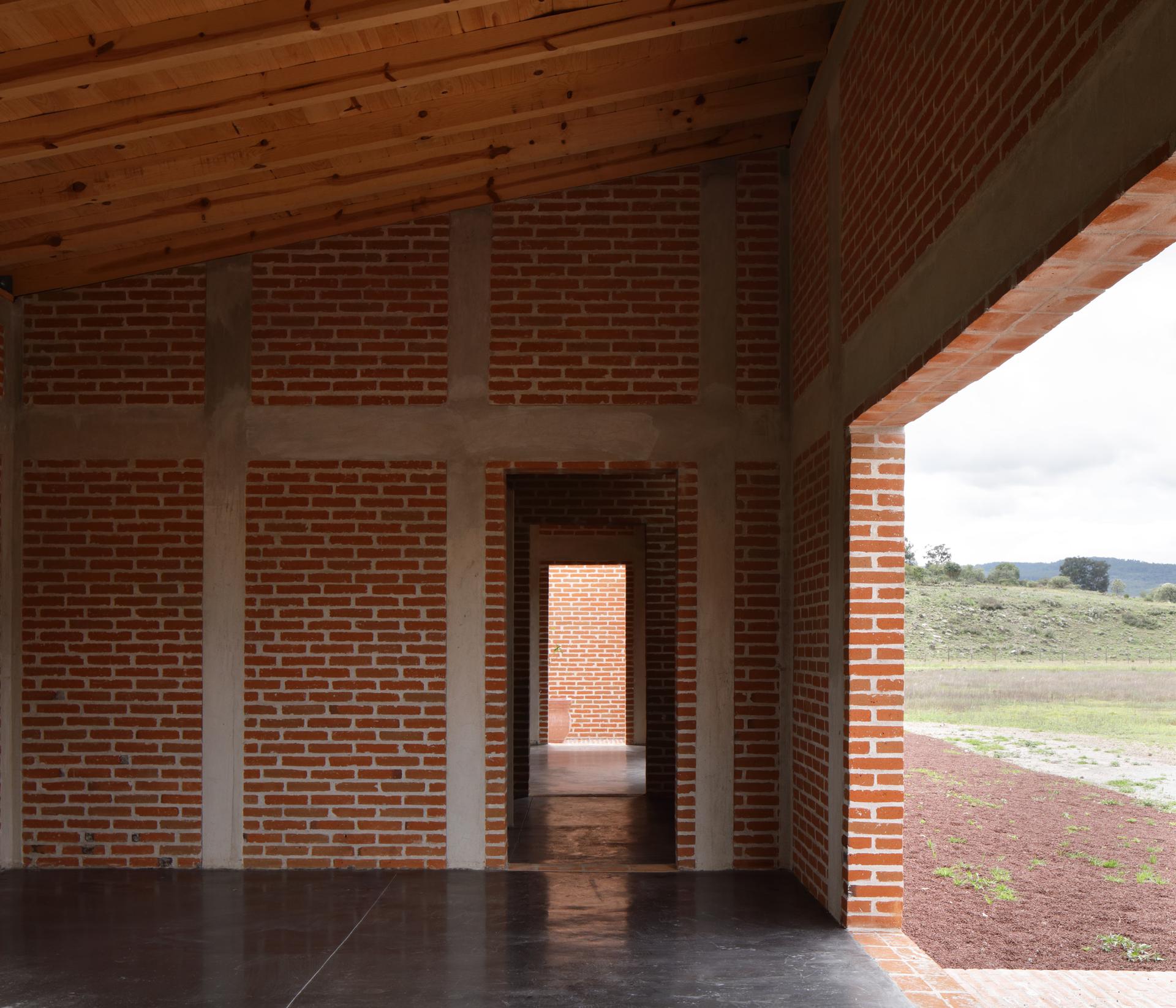 House in Singuilucan - image 5