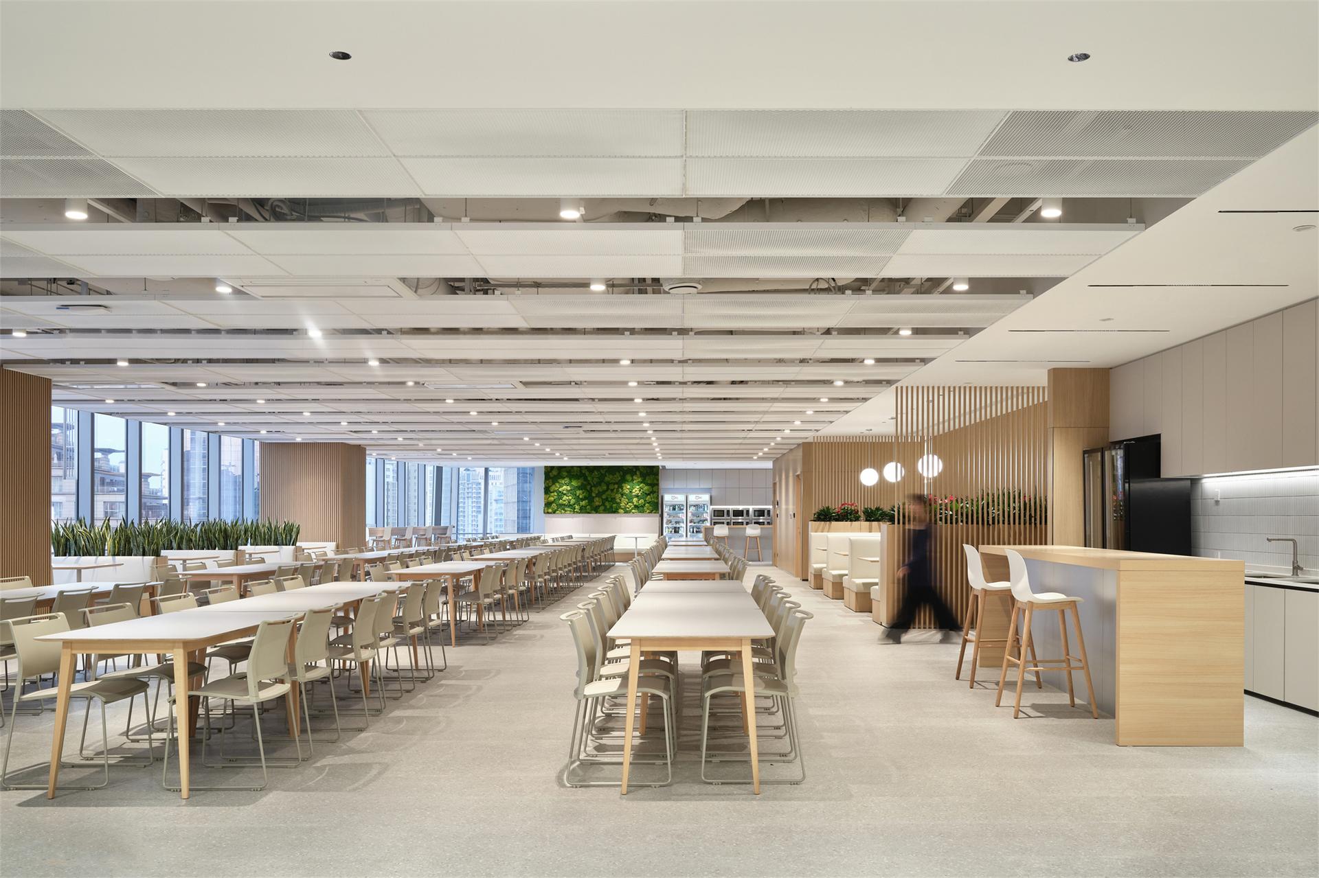 Offic of FAST RETAILING (CN) - image 10