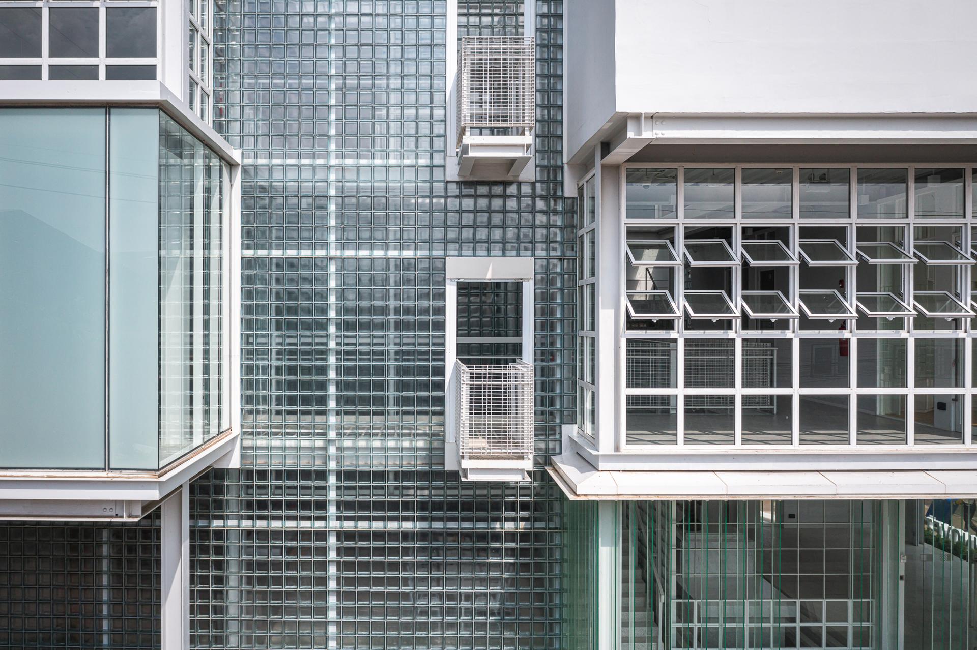 Where's House Warehouse - image 7