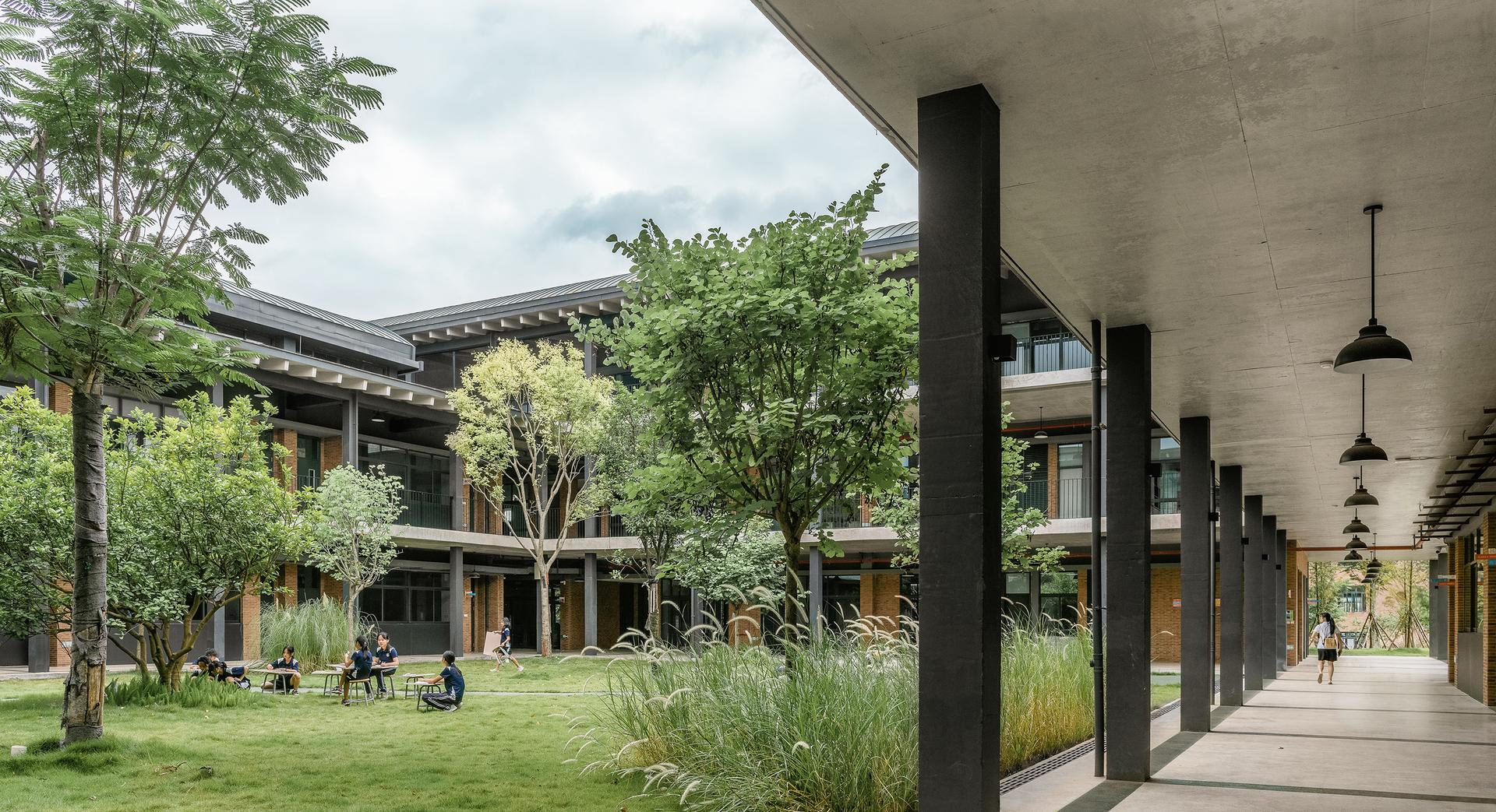 LYCEUM School - image 2