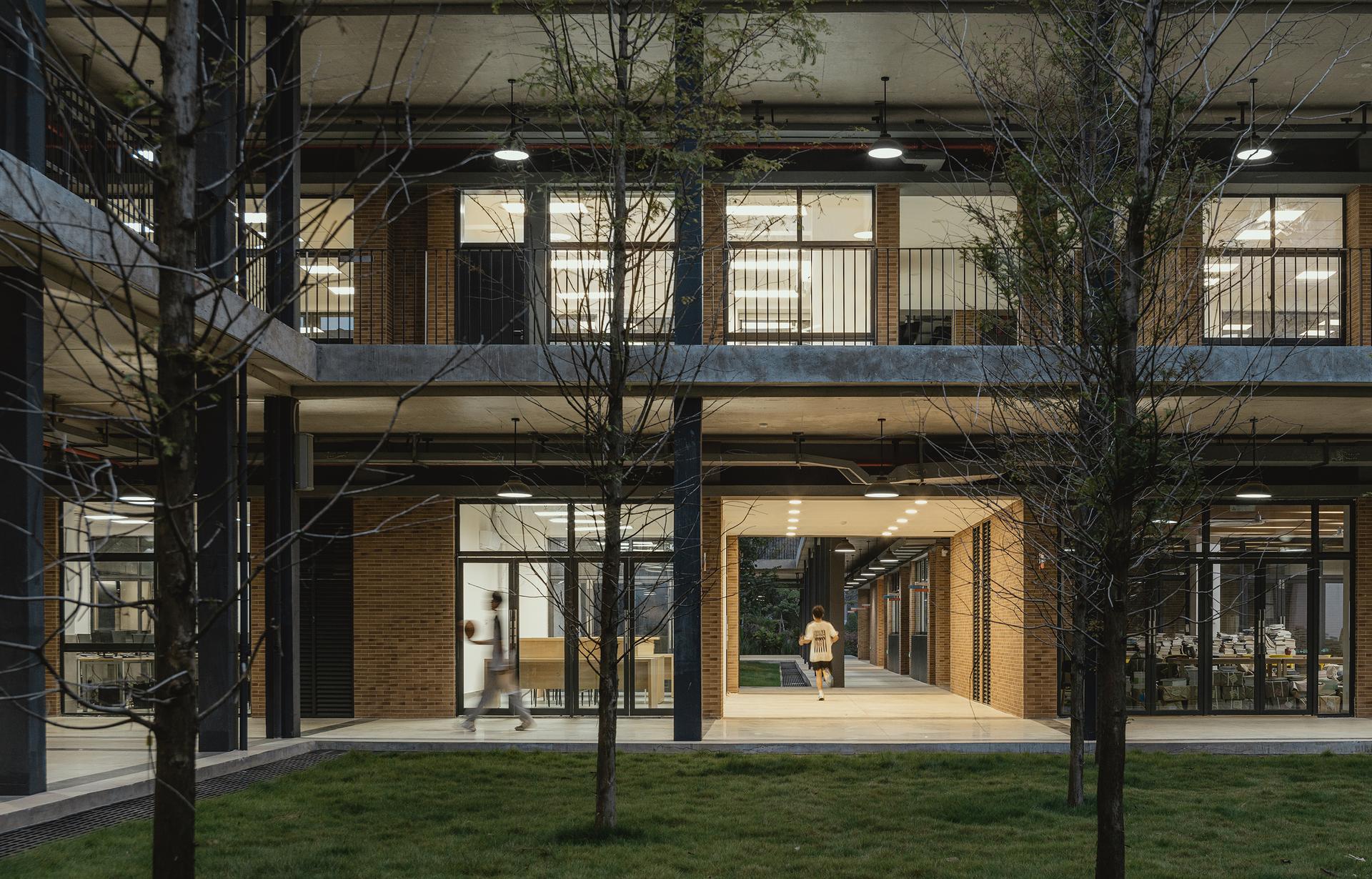 LYCEUM School - image 28