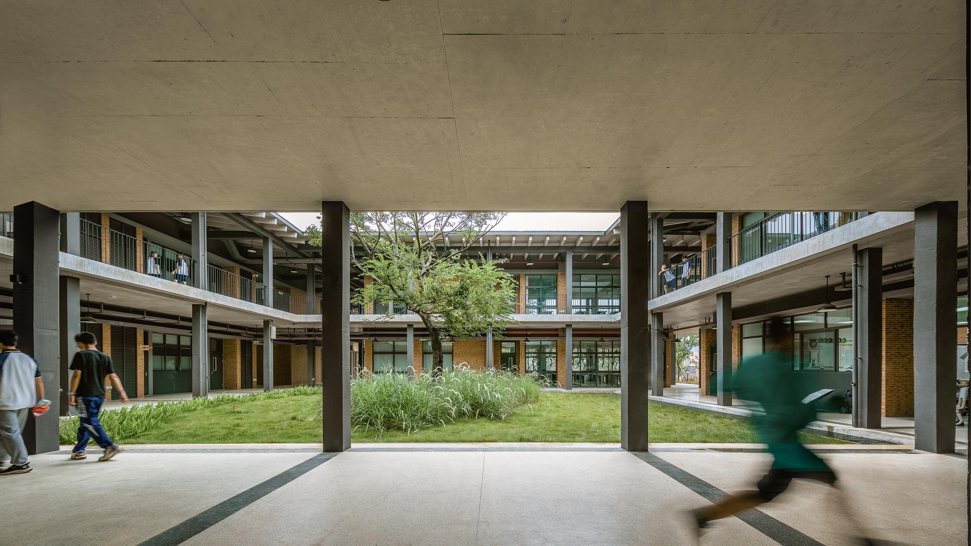LYCEUM School - image 32