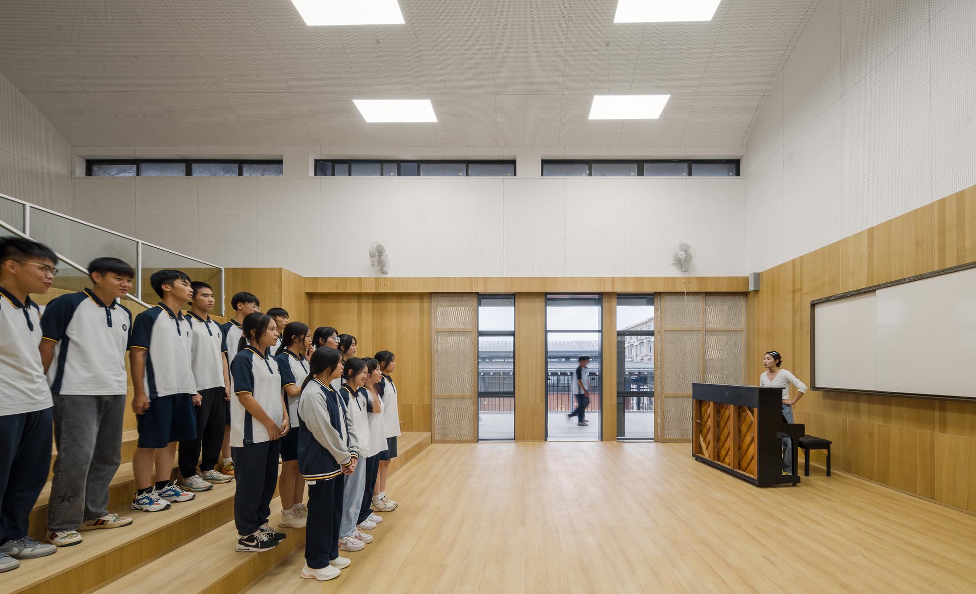 LYCEUM School - image 36