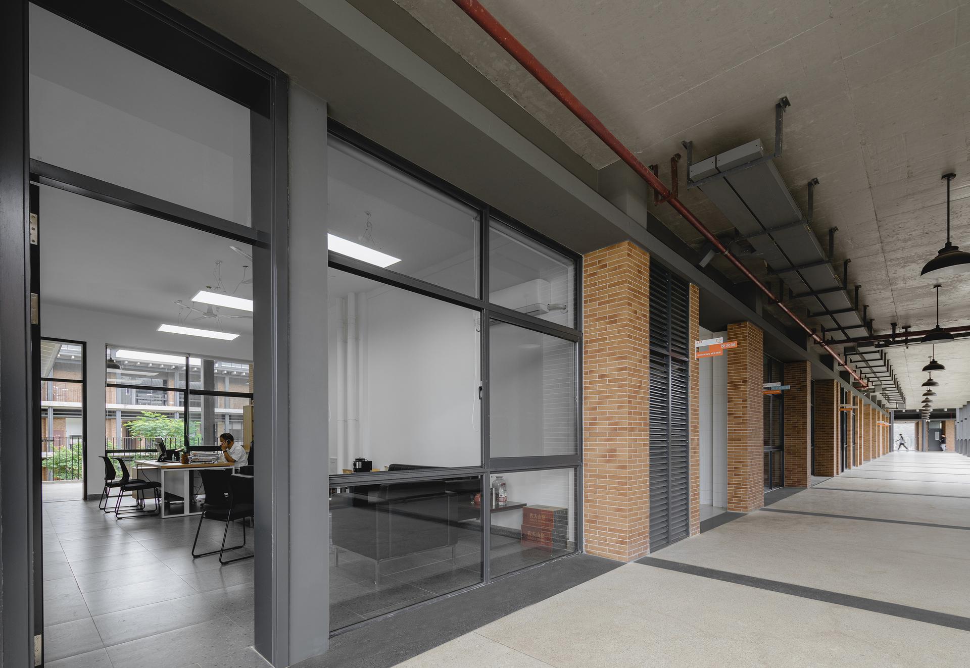 LYCEUM School - image 38