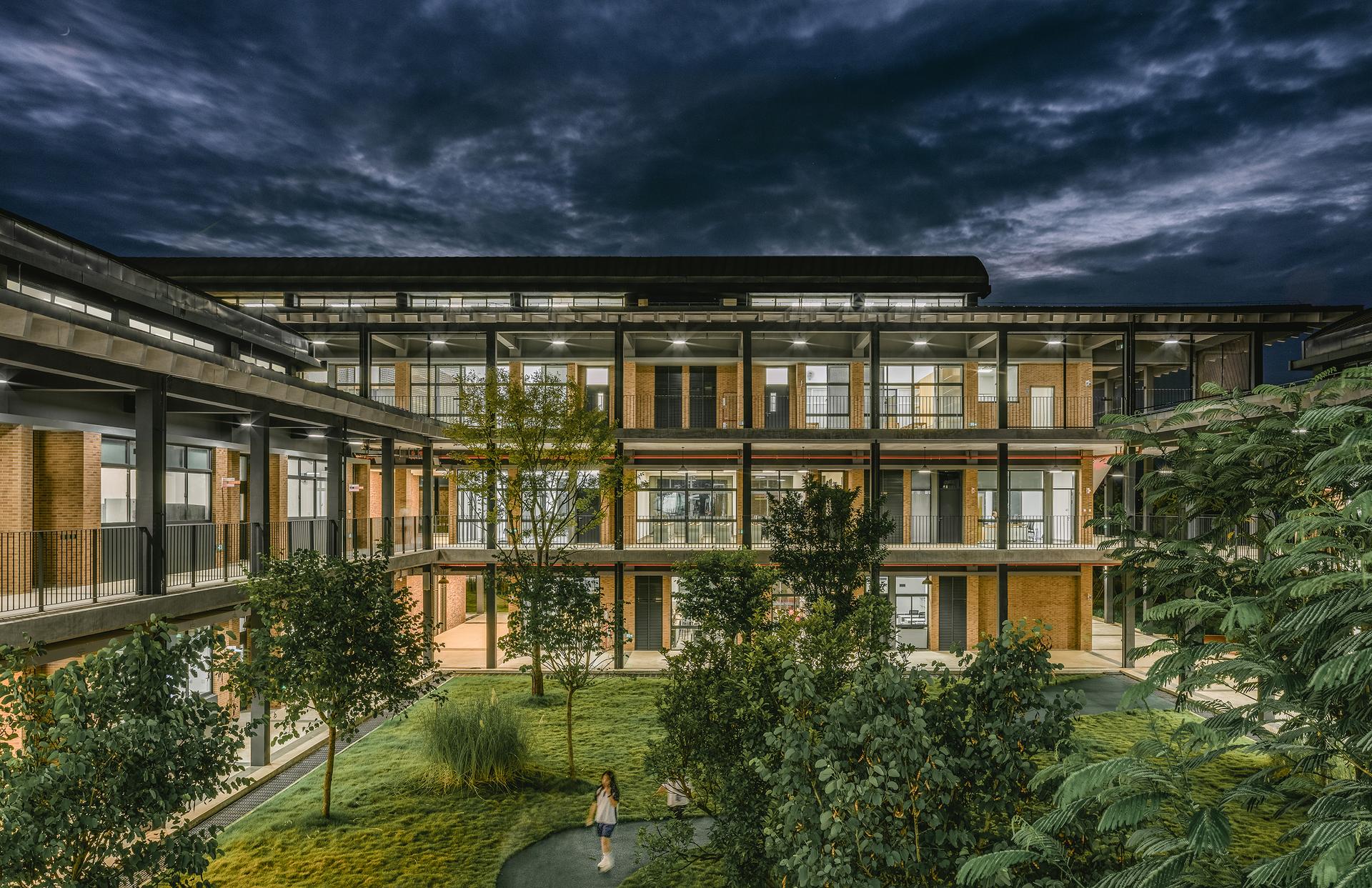 LYCEUM School - image 43