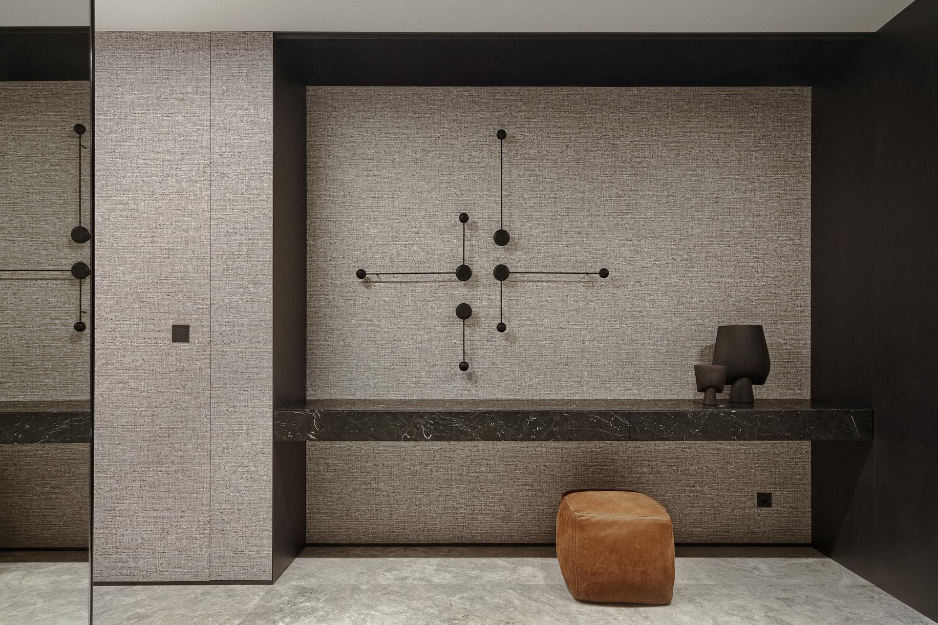 Black Amber - image 15