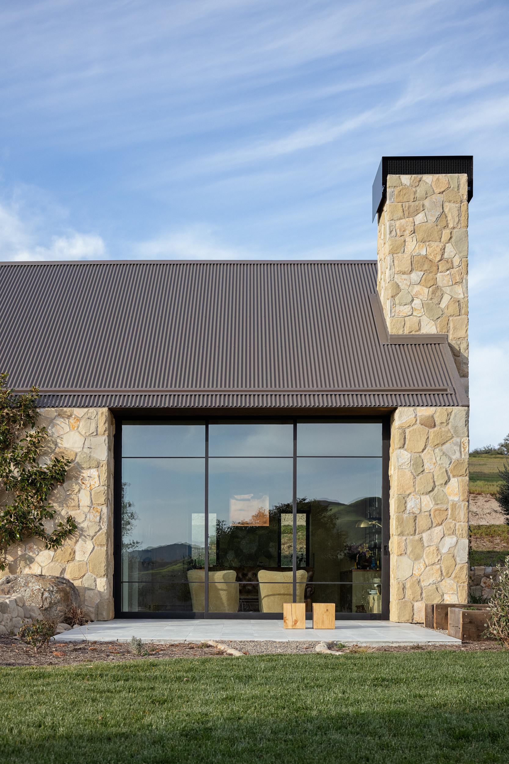 ranch house - image 9