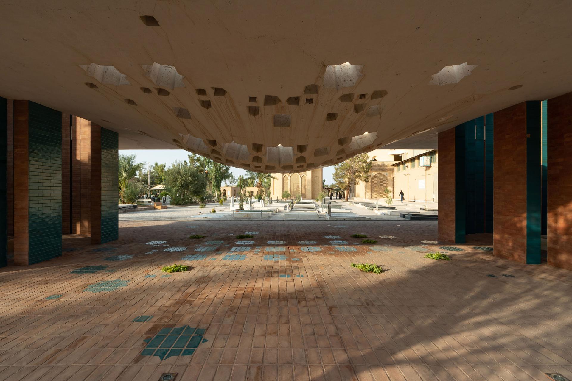 Shafagh Tomb - image 11