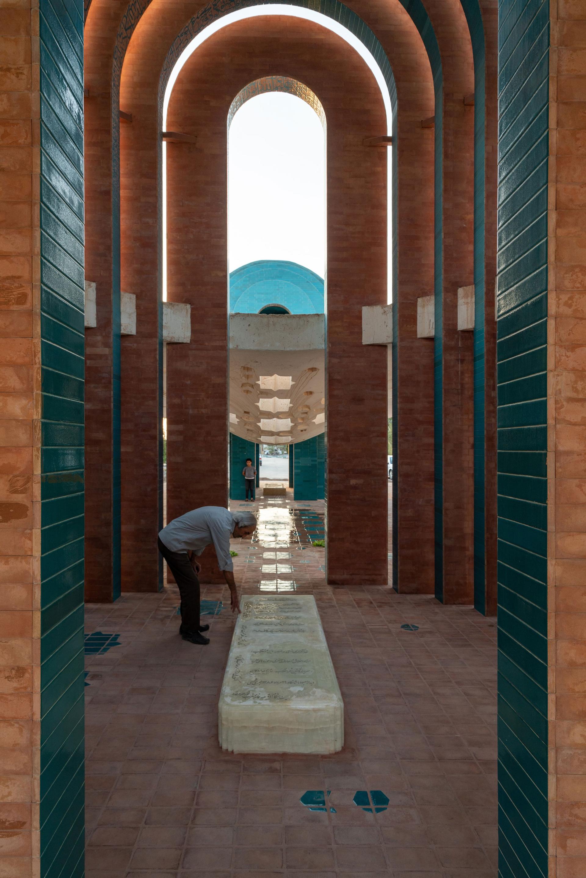 Shafagh Tomb - image 19