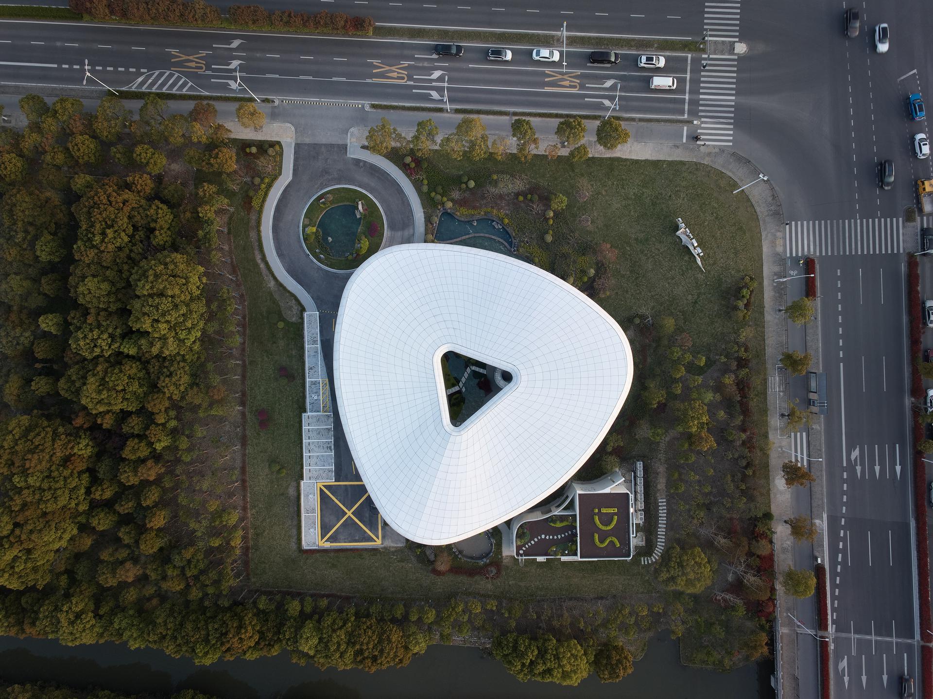 International Digital Sea Investment and Exhibition Center - image 4
