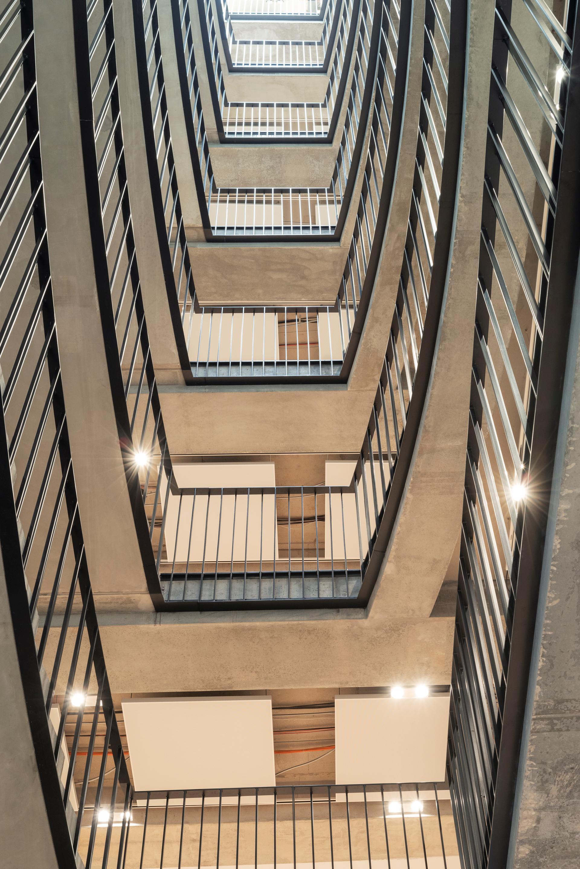 Grande Arme-l1ve, restructuring modernism - image 9