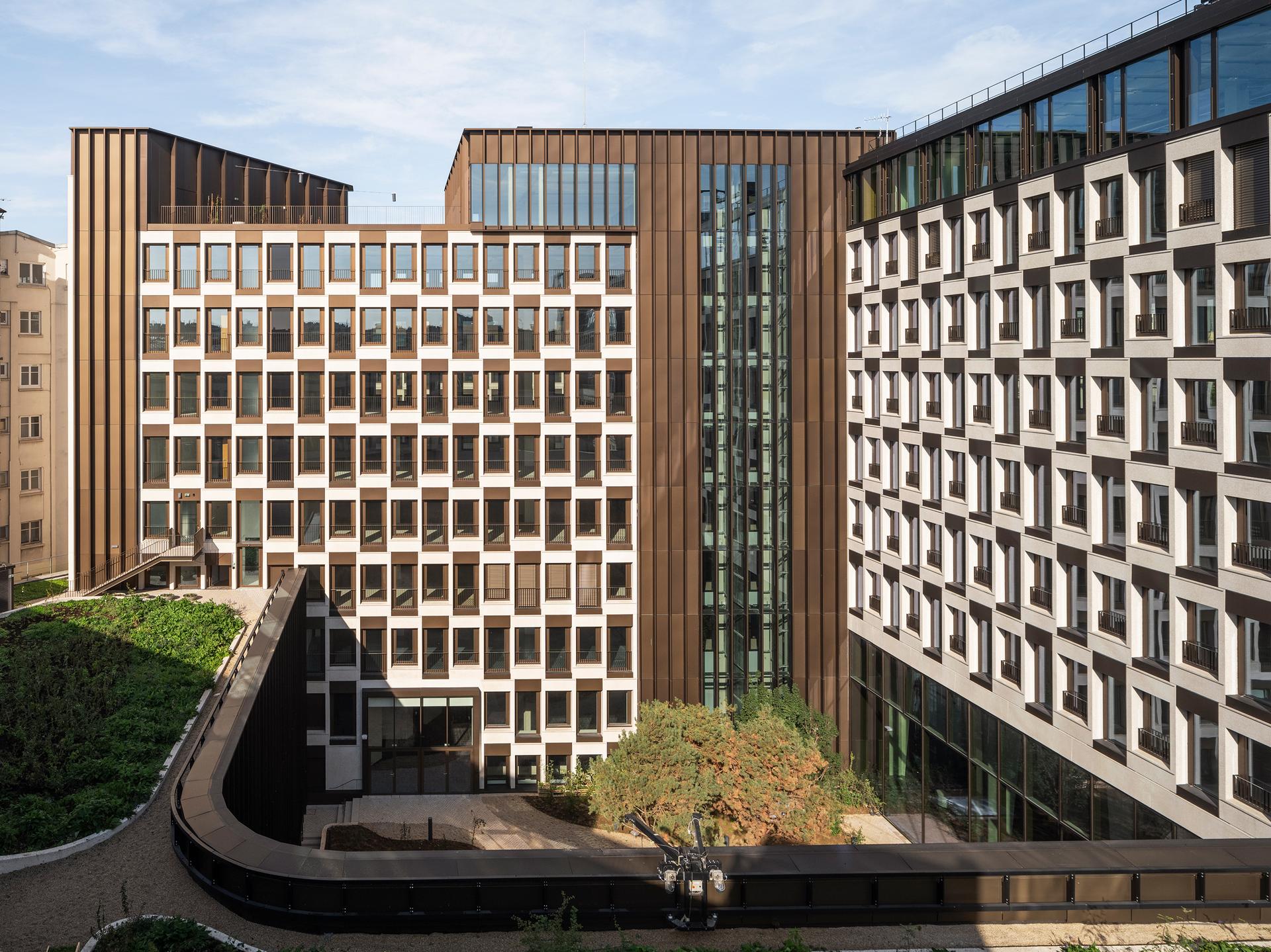 Grande Arme-l1ve, restructuring modernism - image 12